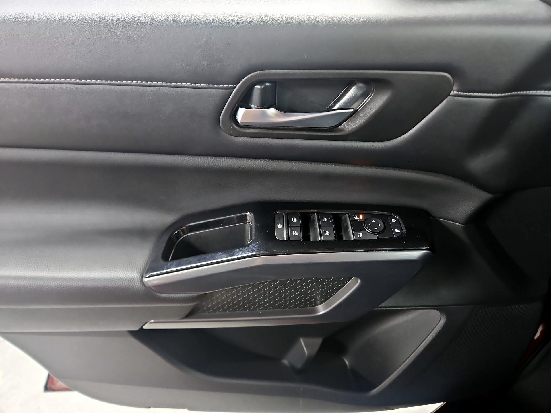 Thumbnail: 2023 Nissan Pathfinder - 12