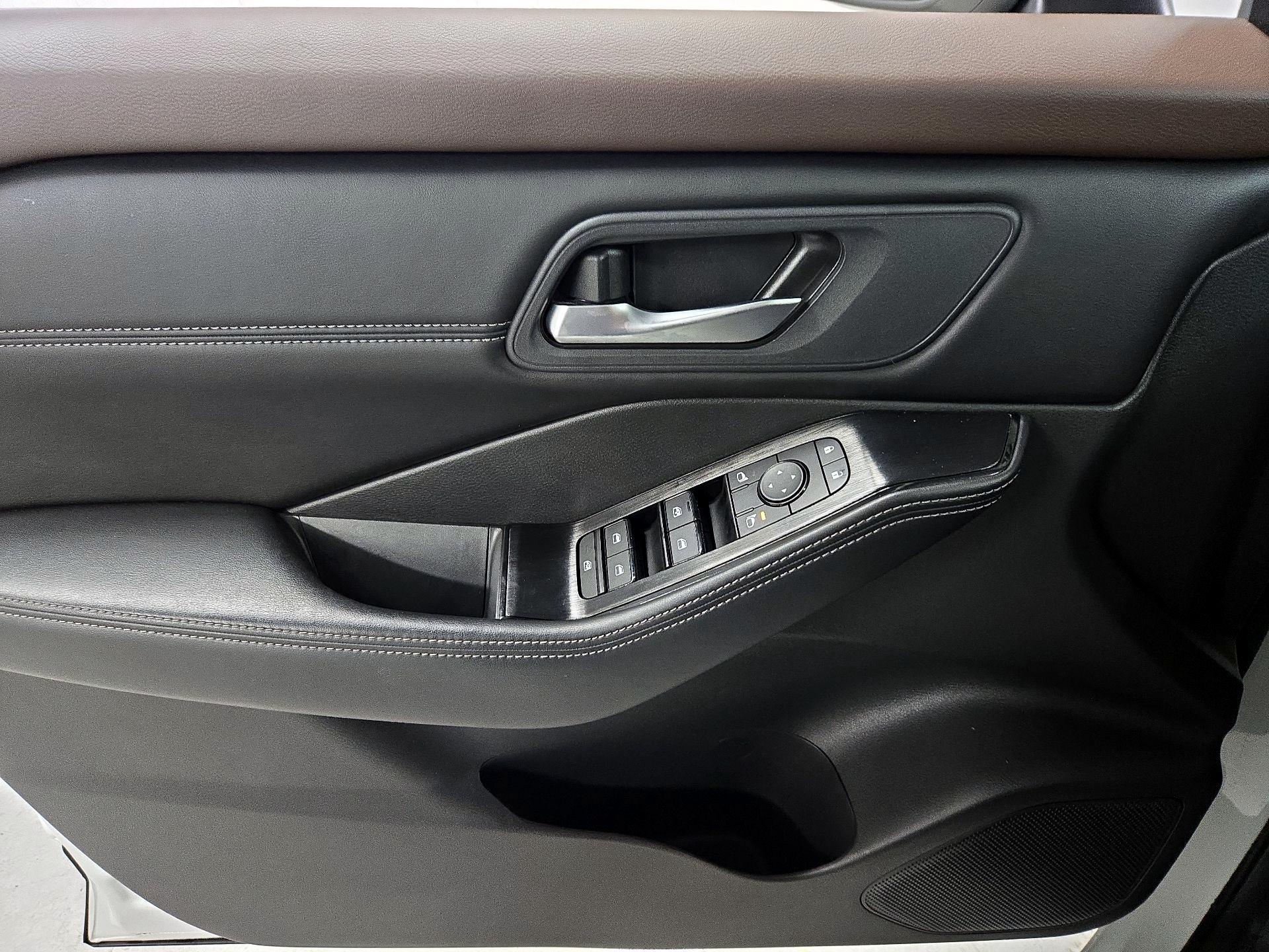 Thumbnail: 2023 Nissan Rogue - 12