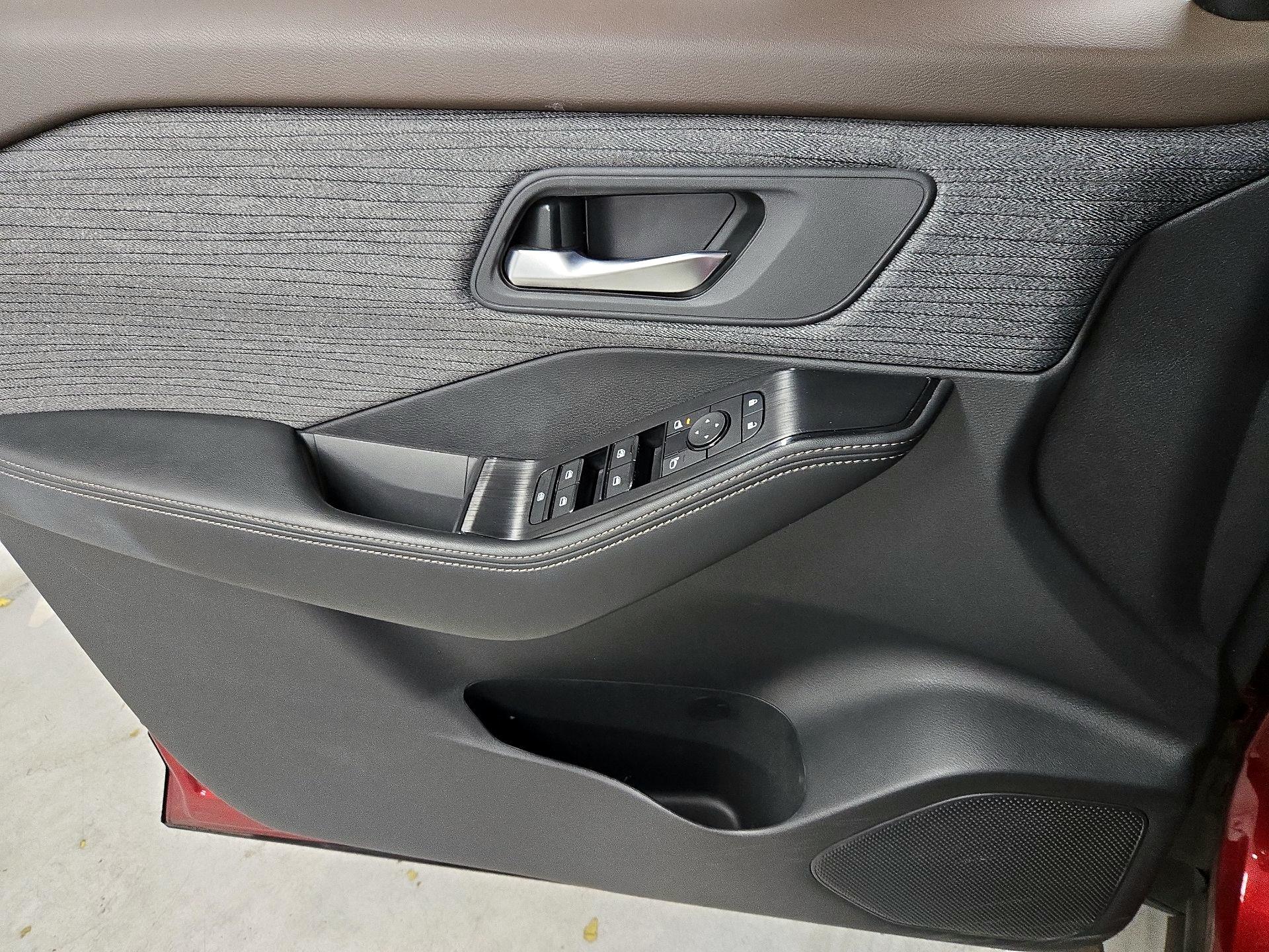 Thumbnail: 2023 Nissan Rogue - 12