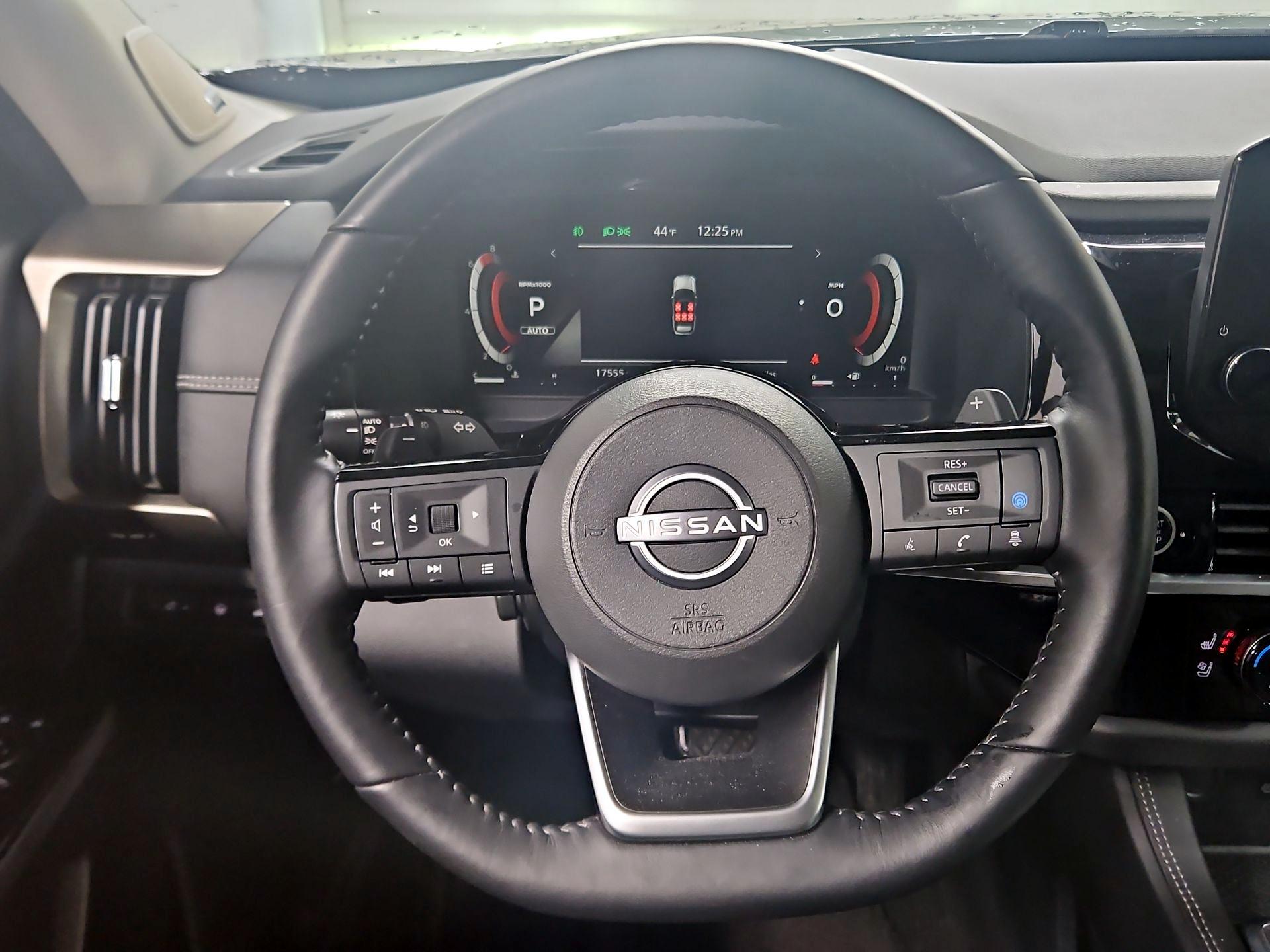 Thumbnail: 2023 Nissan Pathfinder - 10