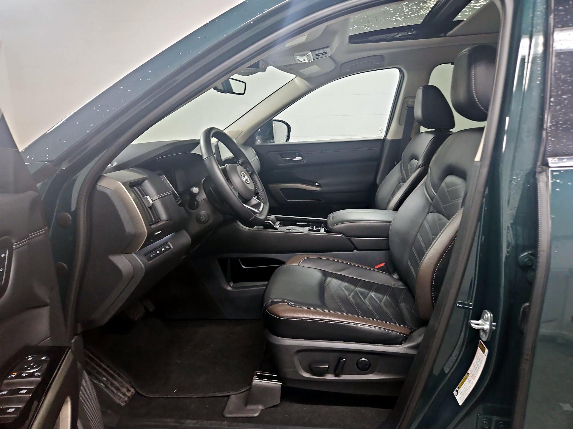 Thumbnail: 2023 Nissan Pathfinder - 11