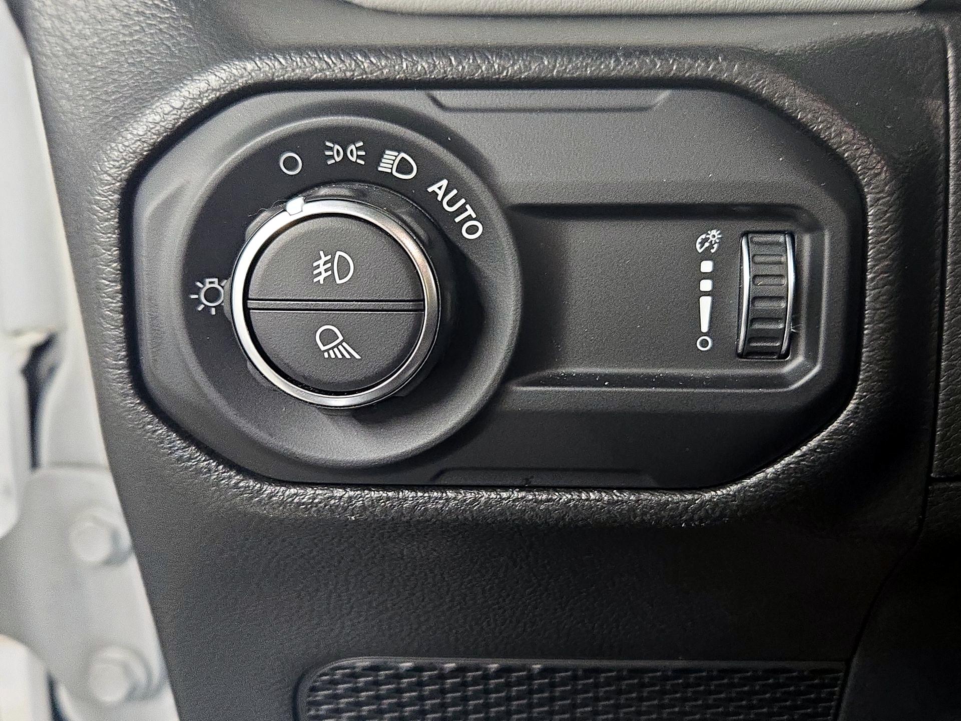 Thumbnail: 2023 Jeep Gladiator - 13