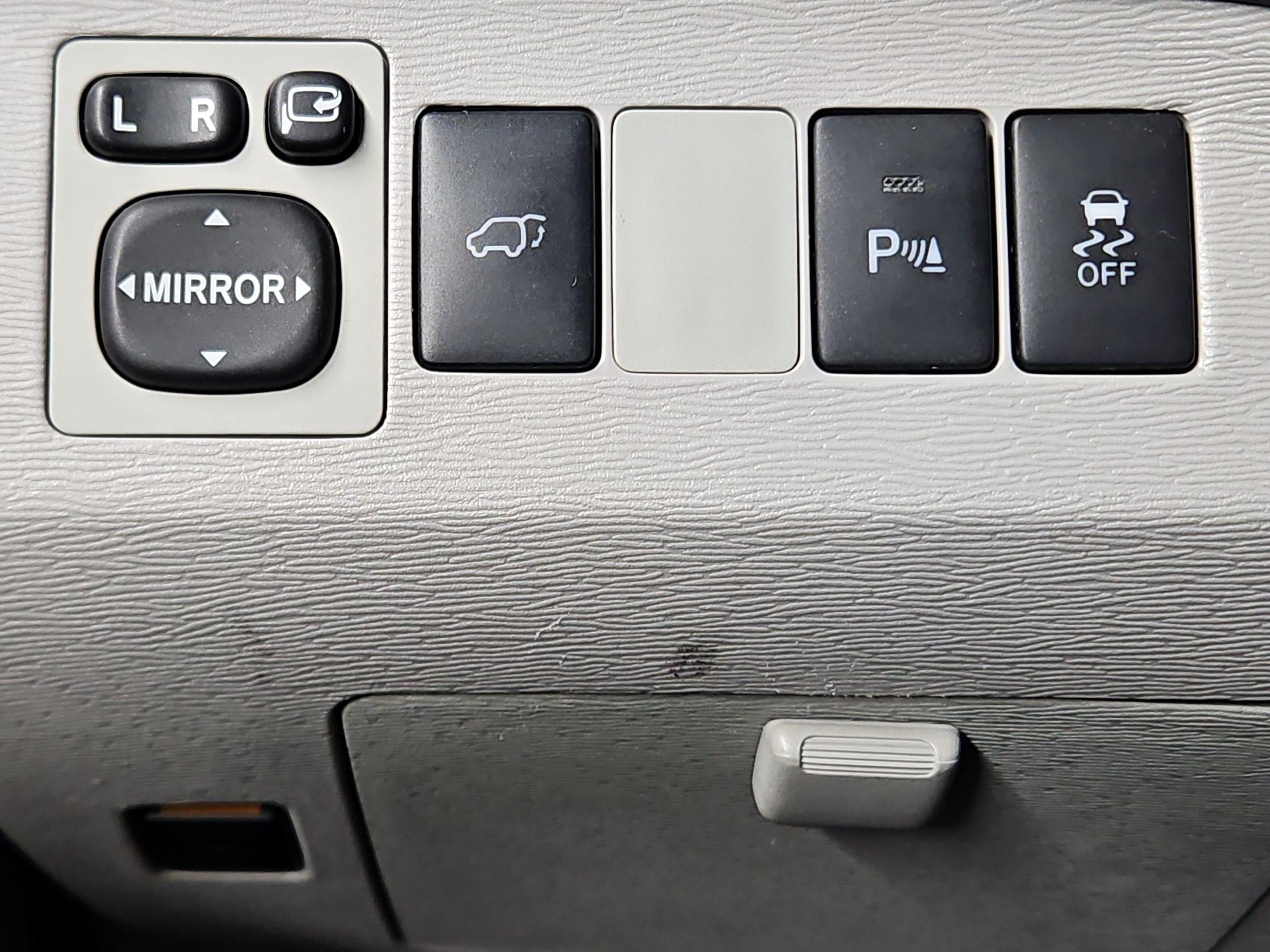 Thumbnail: 2015 Toyota Venza - 13