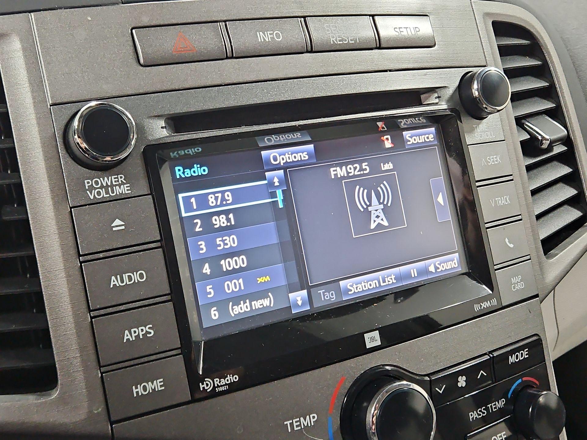 Thumbnail: 2015 Toyota Venza - 16