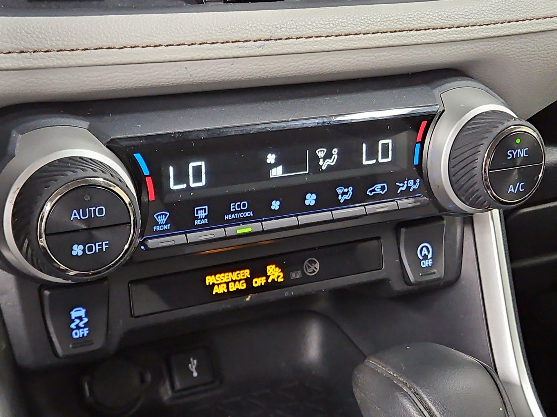 Thumbnail: 2020 Toyota RAV4 - 16