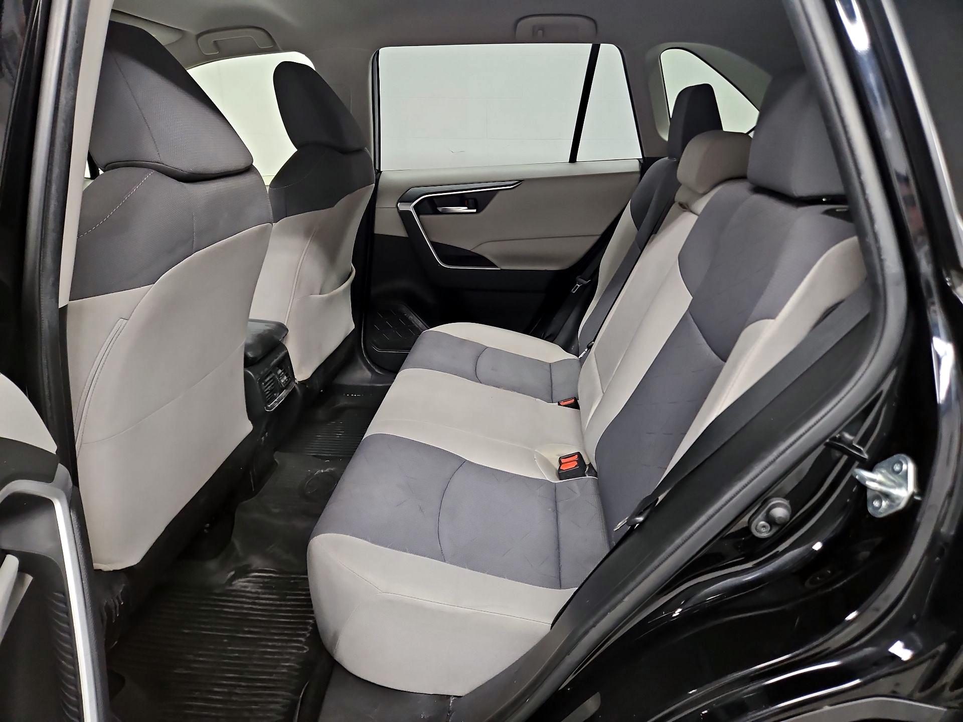 Thumbnail: 2020 Toyota RAV4 - 19