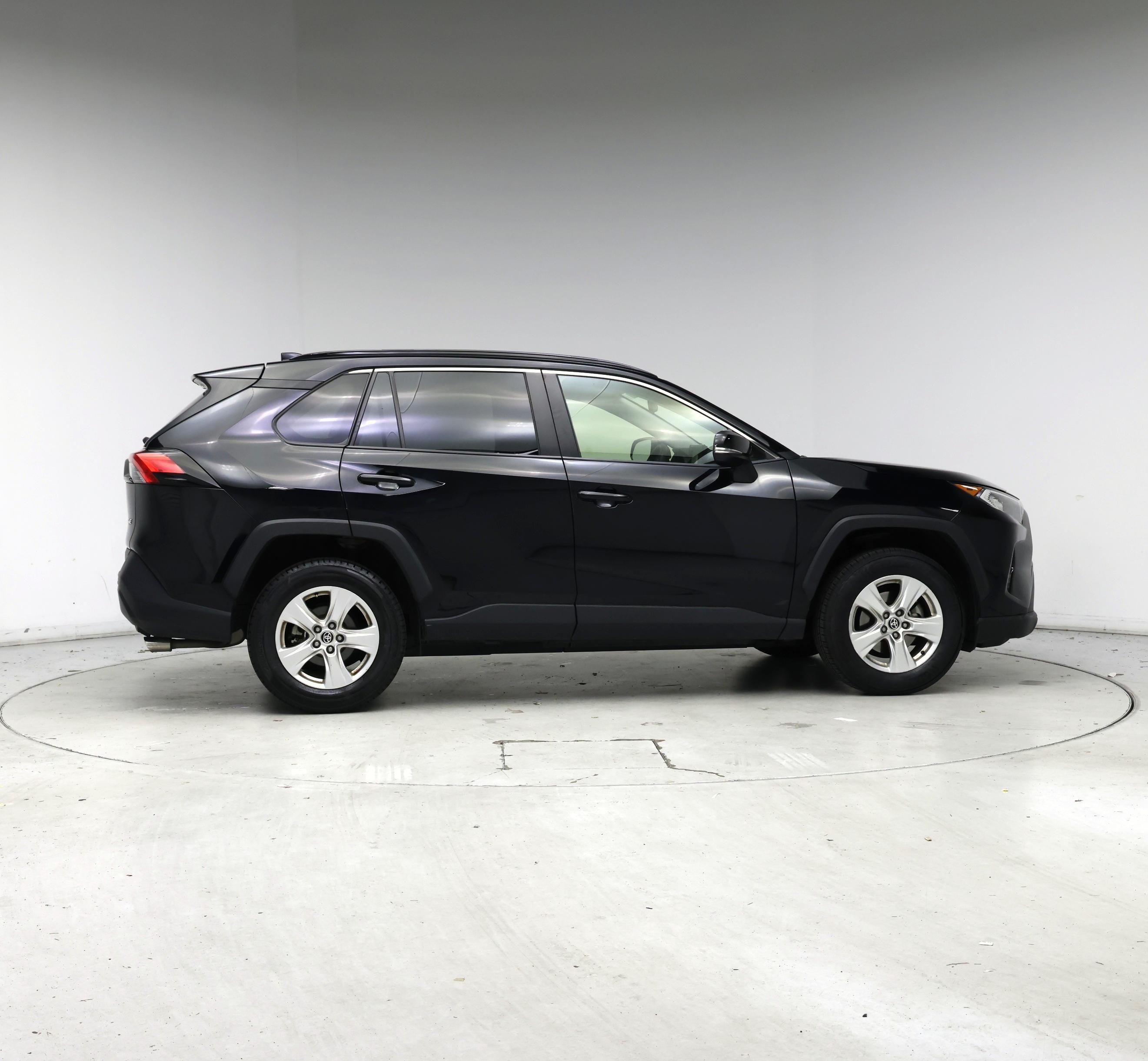 Thumbnail: 2020 Toyota RAV4 - 7