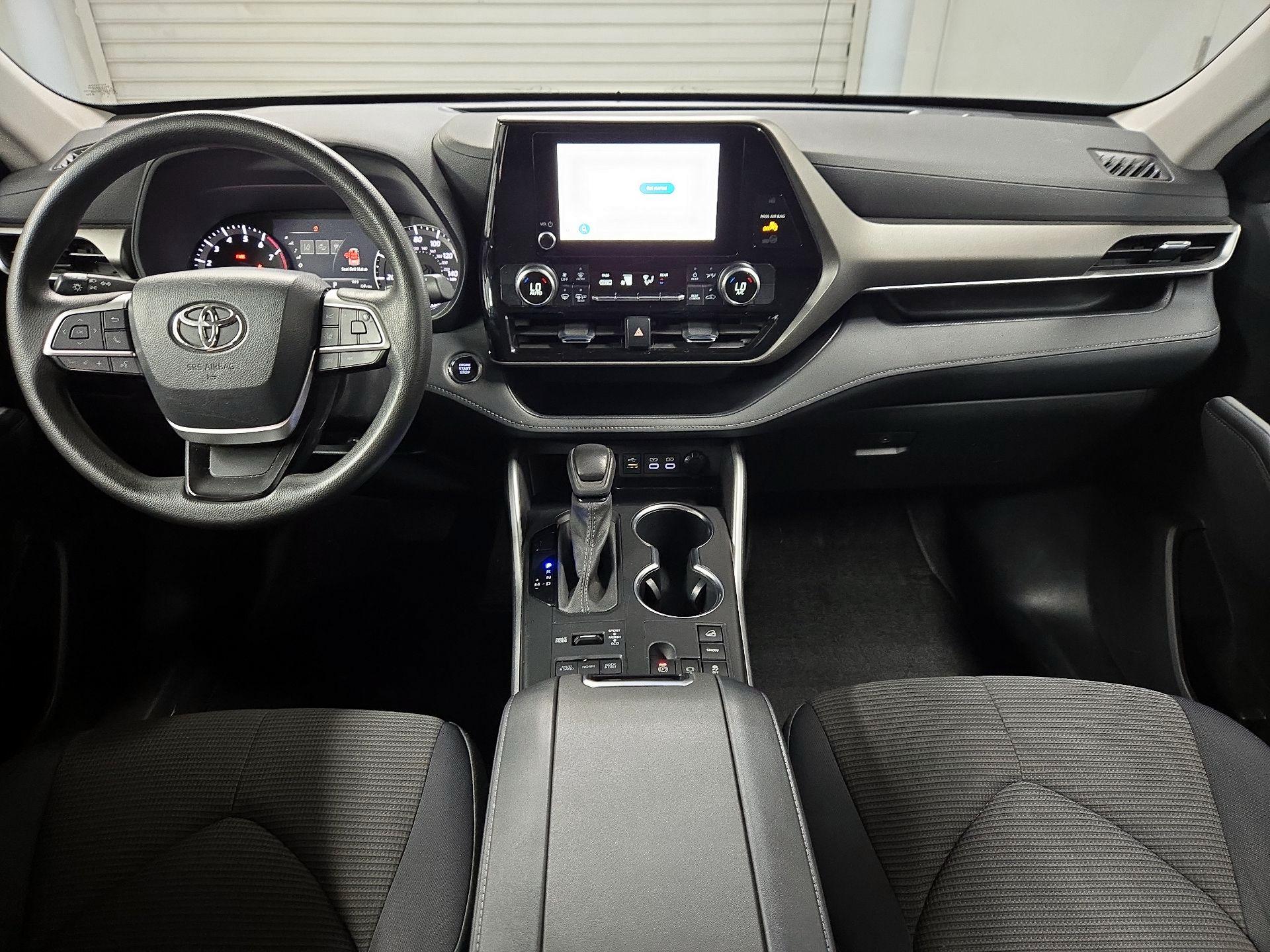 Thumbnail: 2023 Toyota Highlander - 9