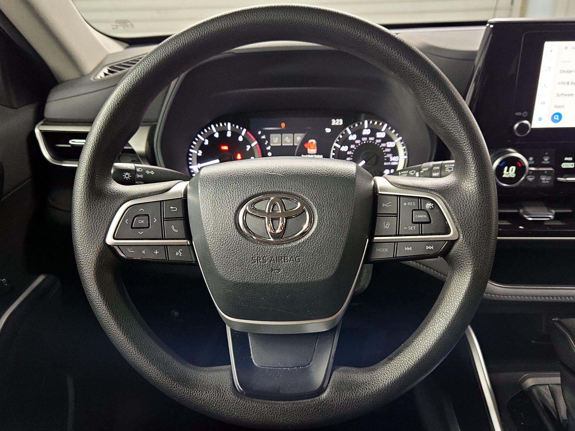 Thumbnail: 2023 Toyota Highlander - 10