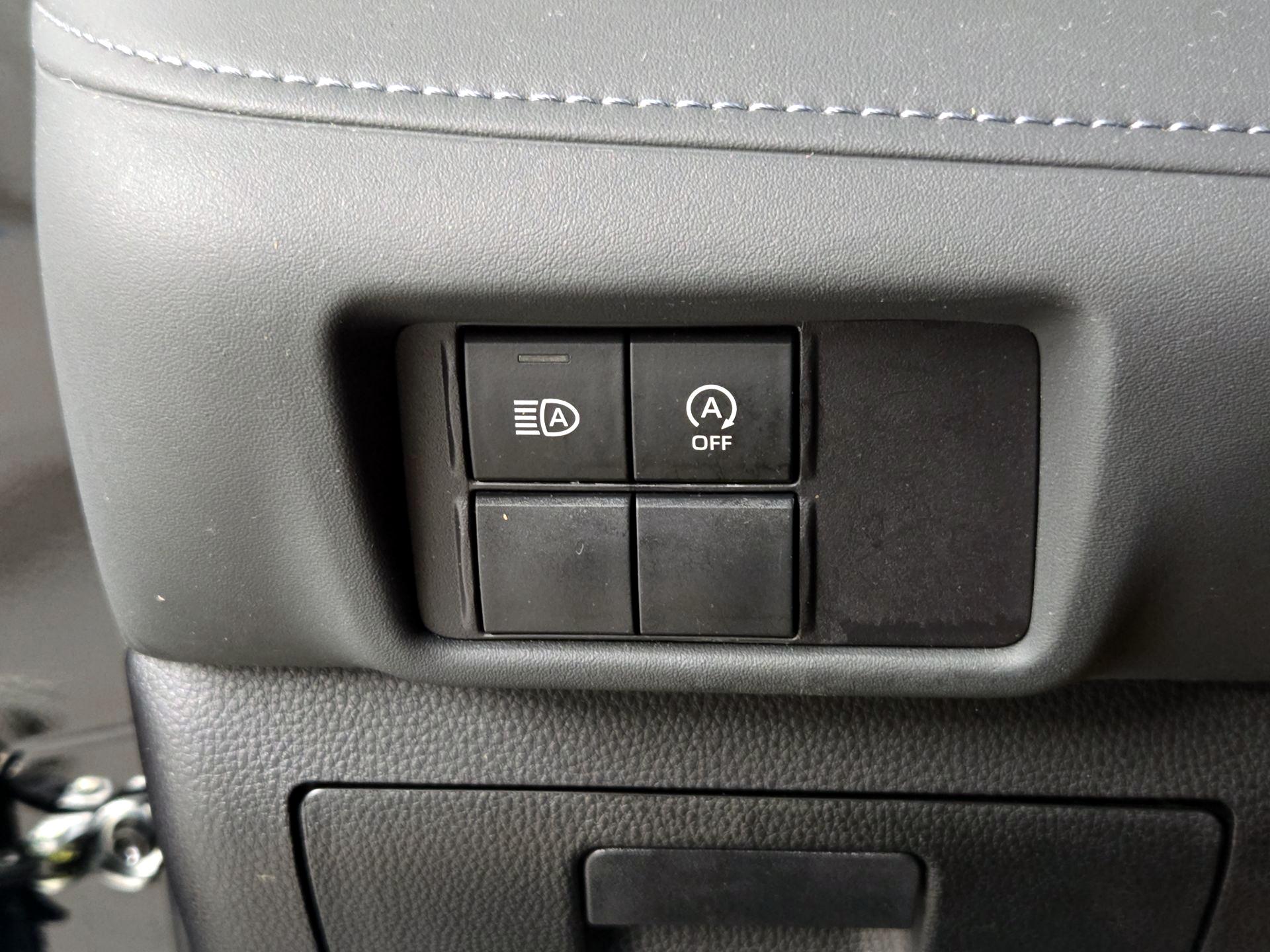 Thumbnail: 2023 Toyota Highlander - 13