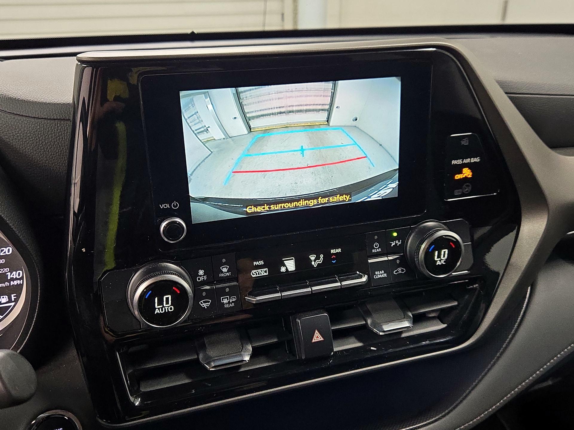 Thumbnail: 2023 Toyota Highlander - 14