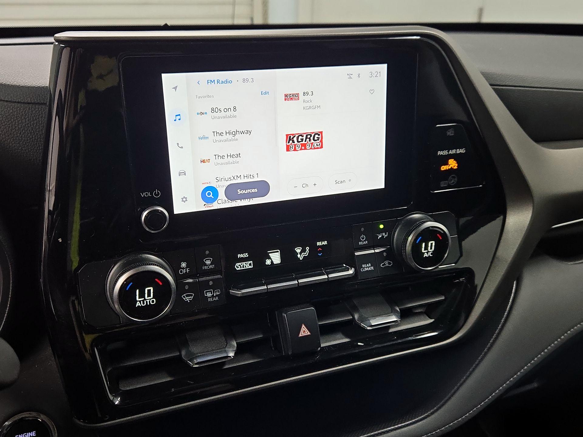 Thumbnail: 2023 Toyota Highlander - 15