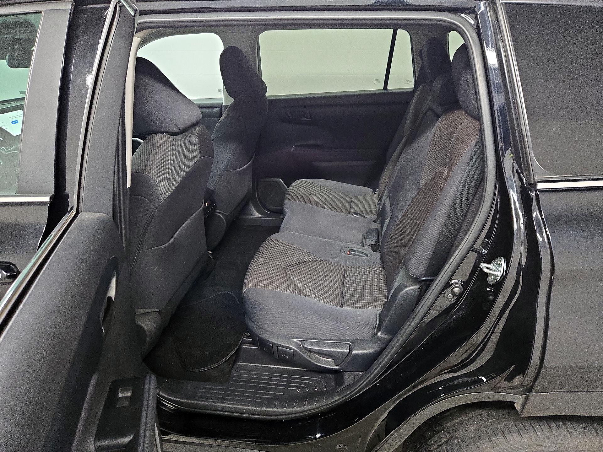 Thumbnail: 2023 Toyota Highlander - 19