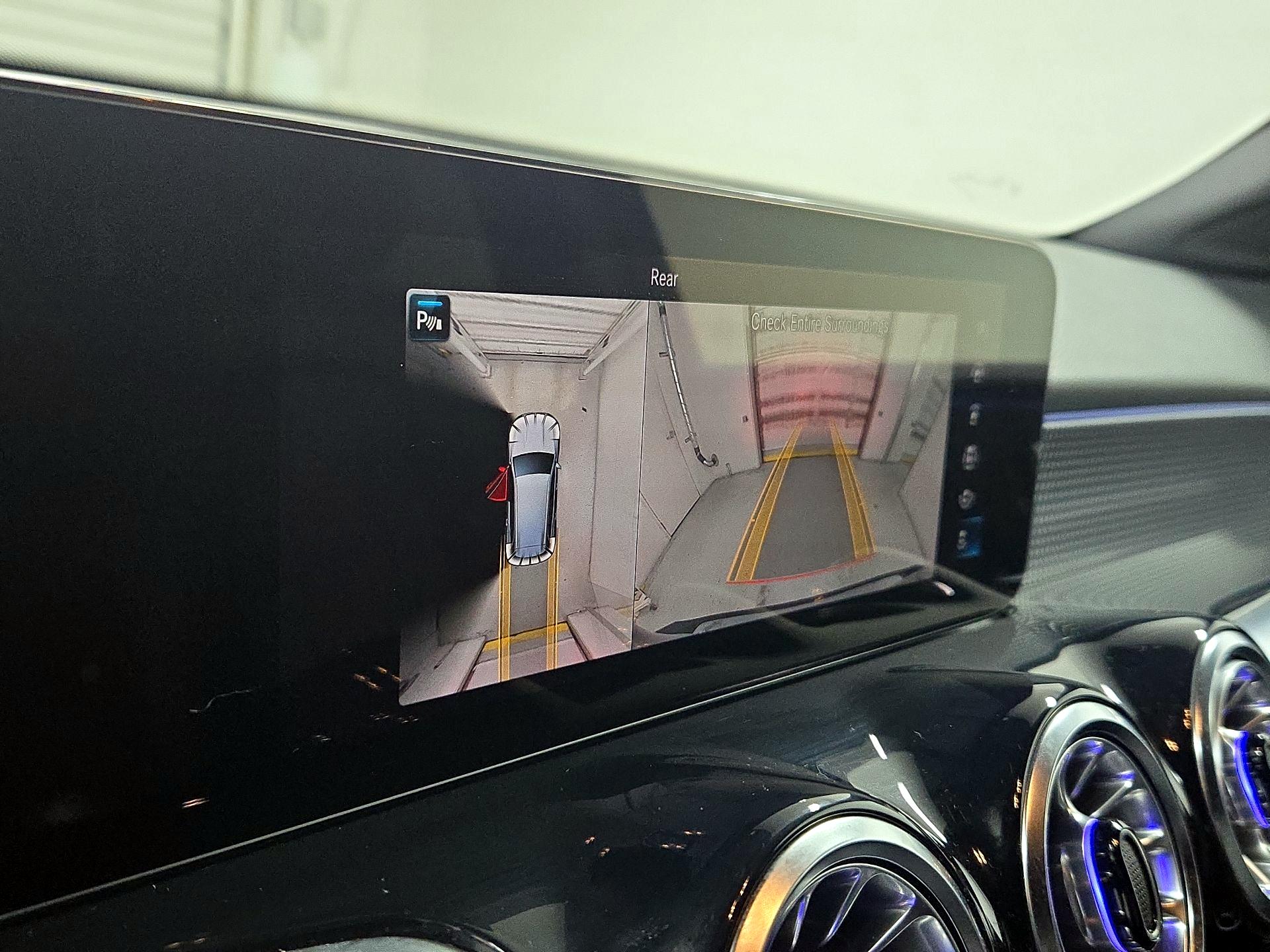 Thumbnail: 2023 Mercedes-Benz GLB - 14