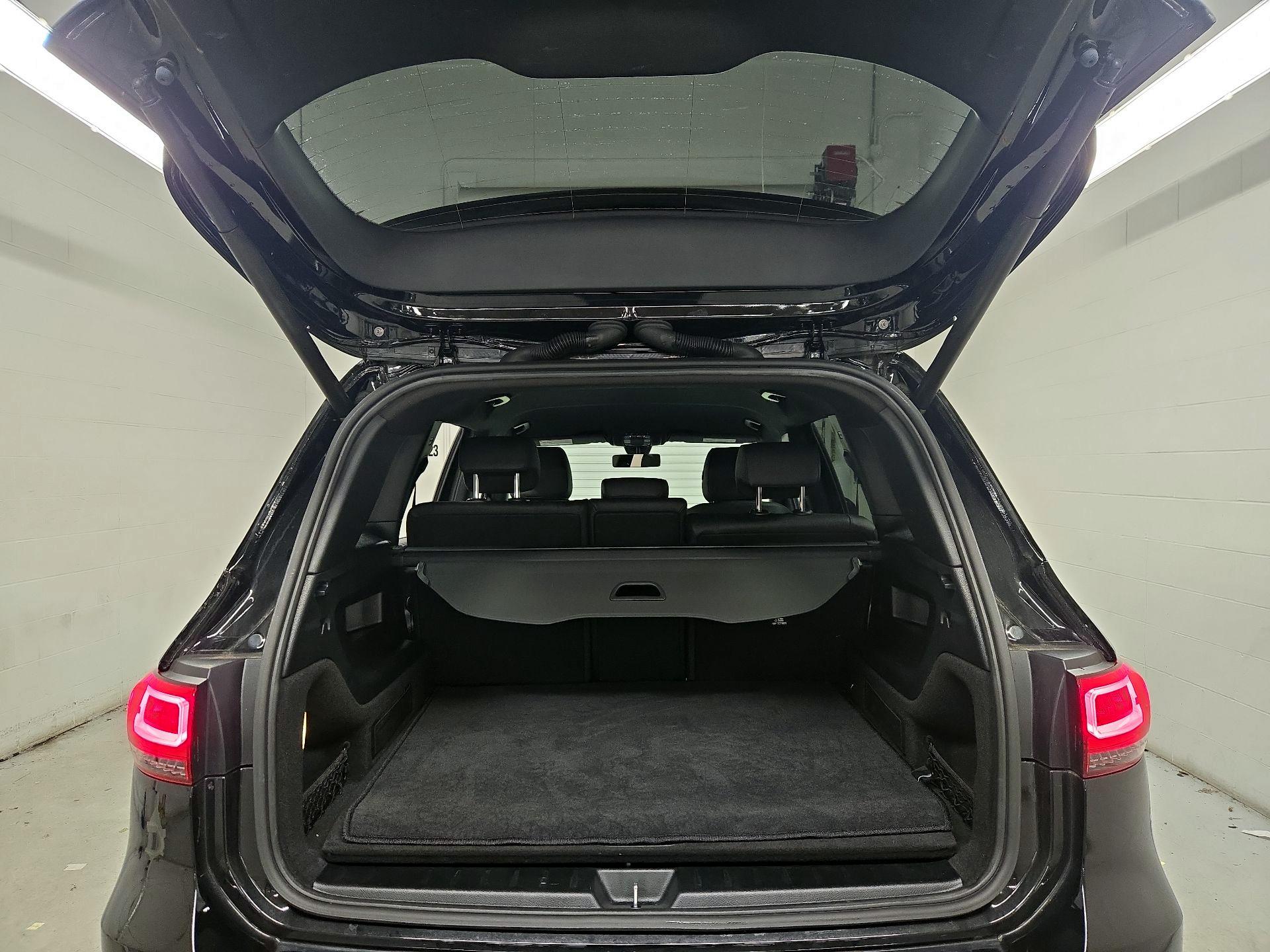 Thumbnail: 2023 Mercedes-Benz GLB - 20