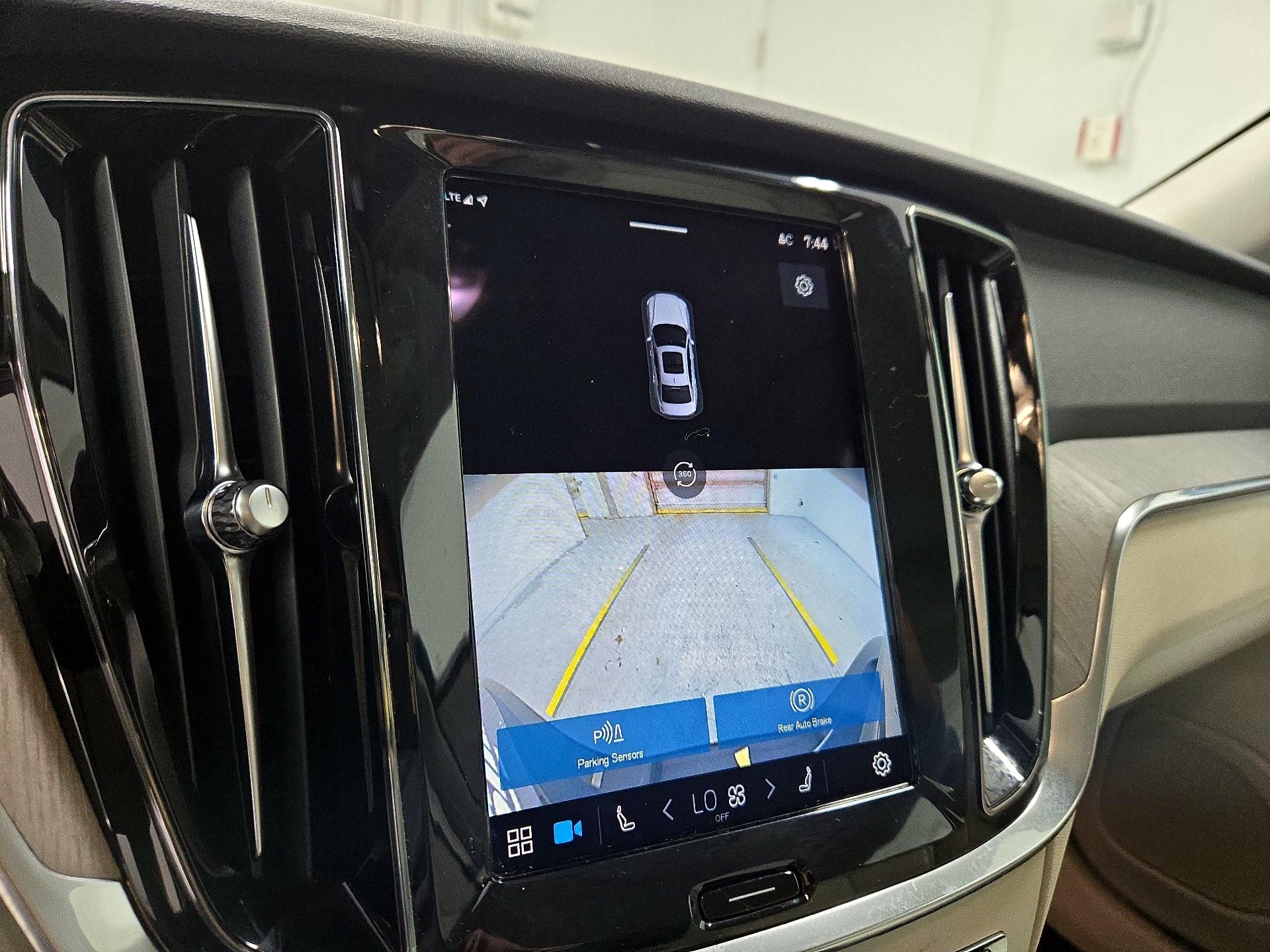 Thumbnail: 2023 Volvo S60 - 15