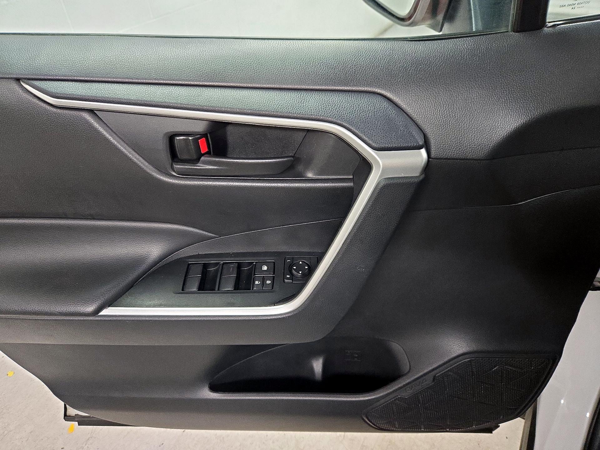 Thumbnail: 2024 Toyota RAV4 - 12