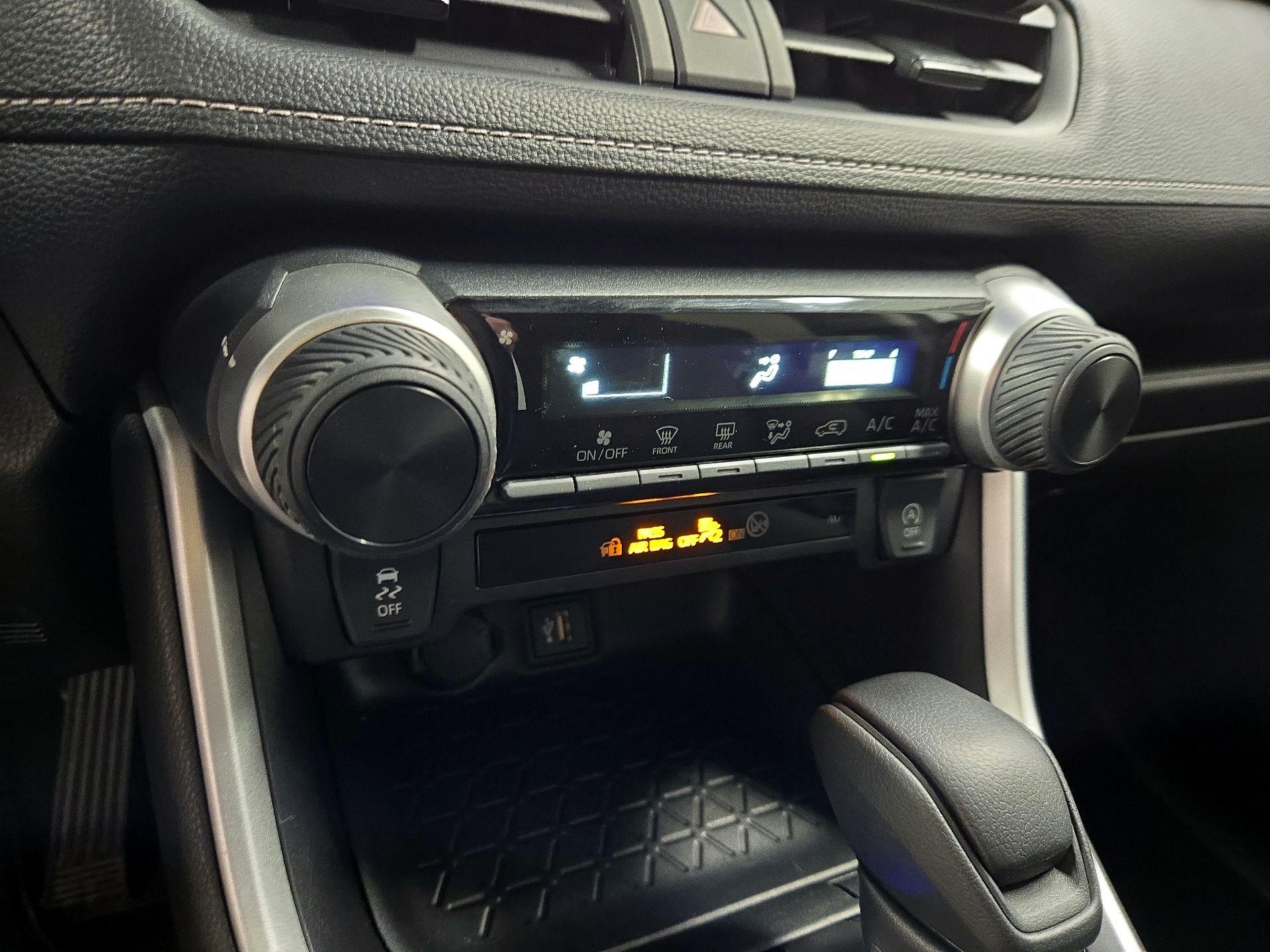 Thumbnail: 2024 Toyota RAV4 - 16