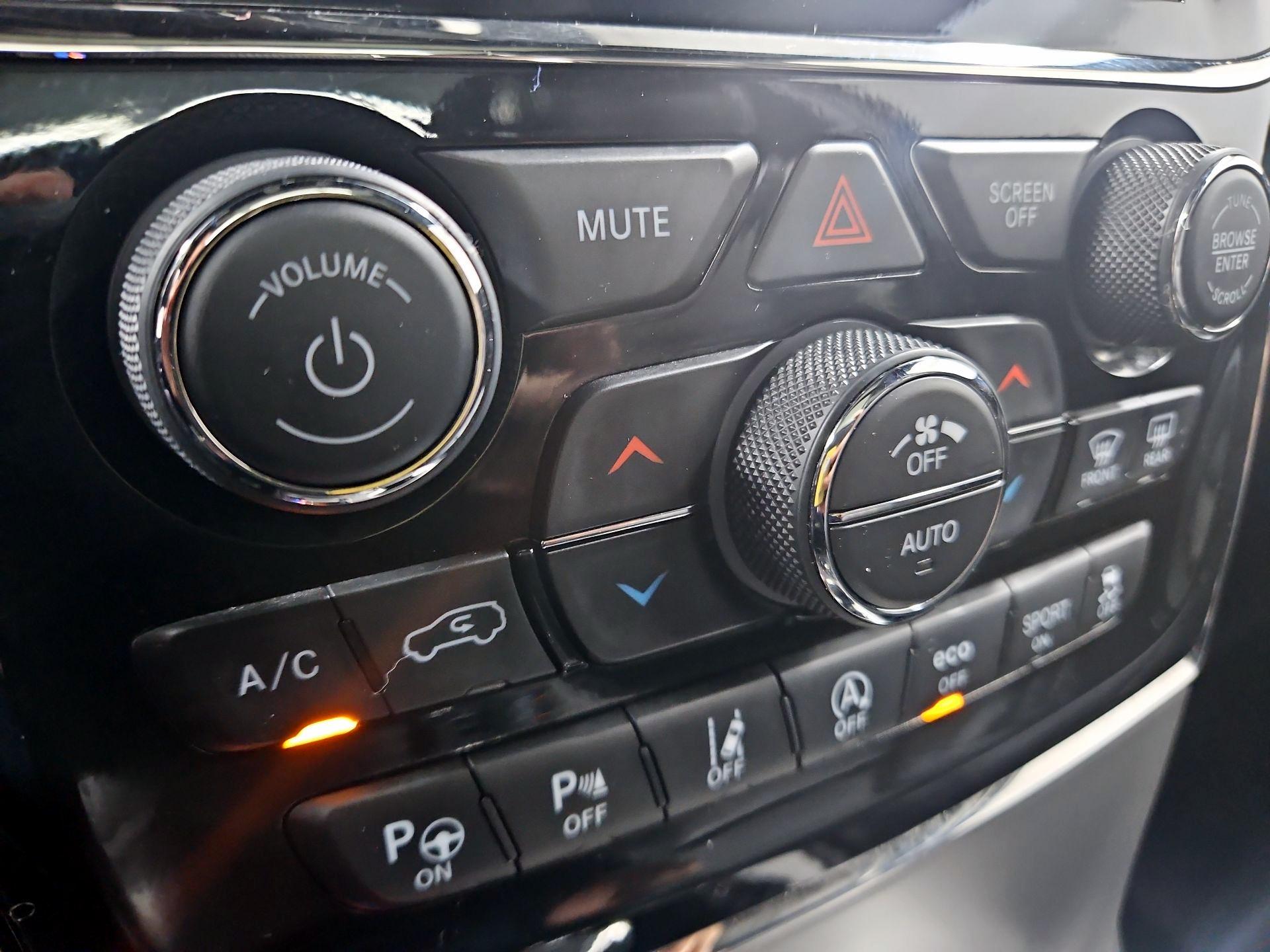 Thumbnail: 2021 Jeep Grand Cherokee - 17