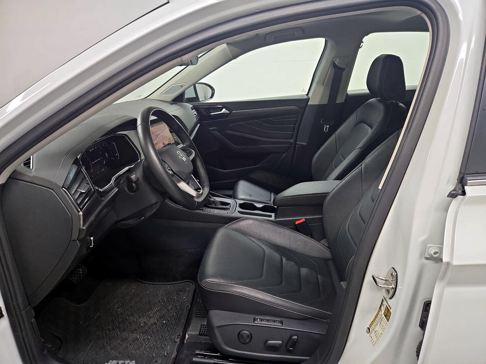 Thumbnail: 2024 Volkswagen Jetta - 11