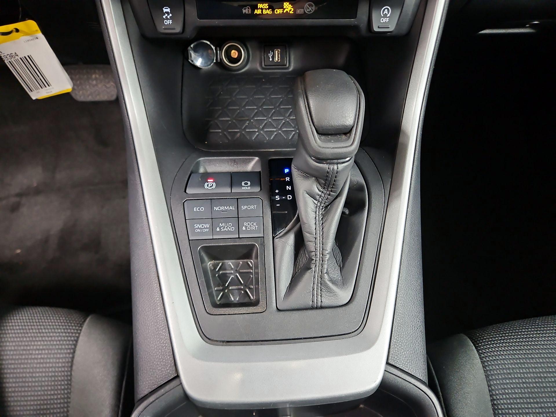 Thumbnail: 2024 Toyota RAV4 - 17