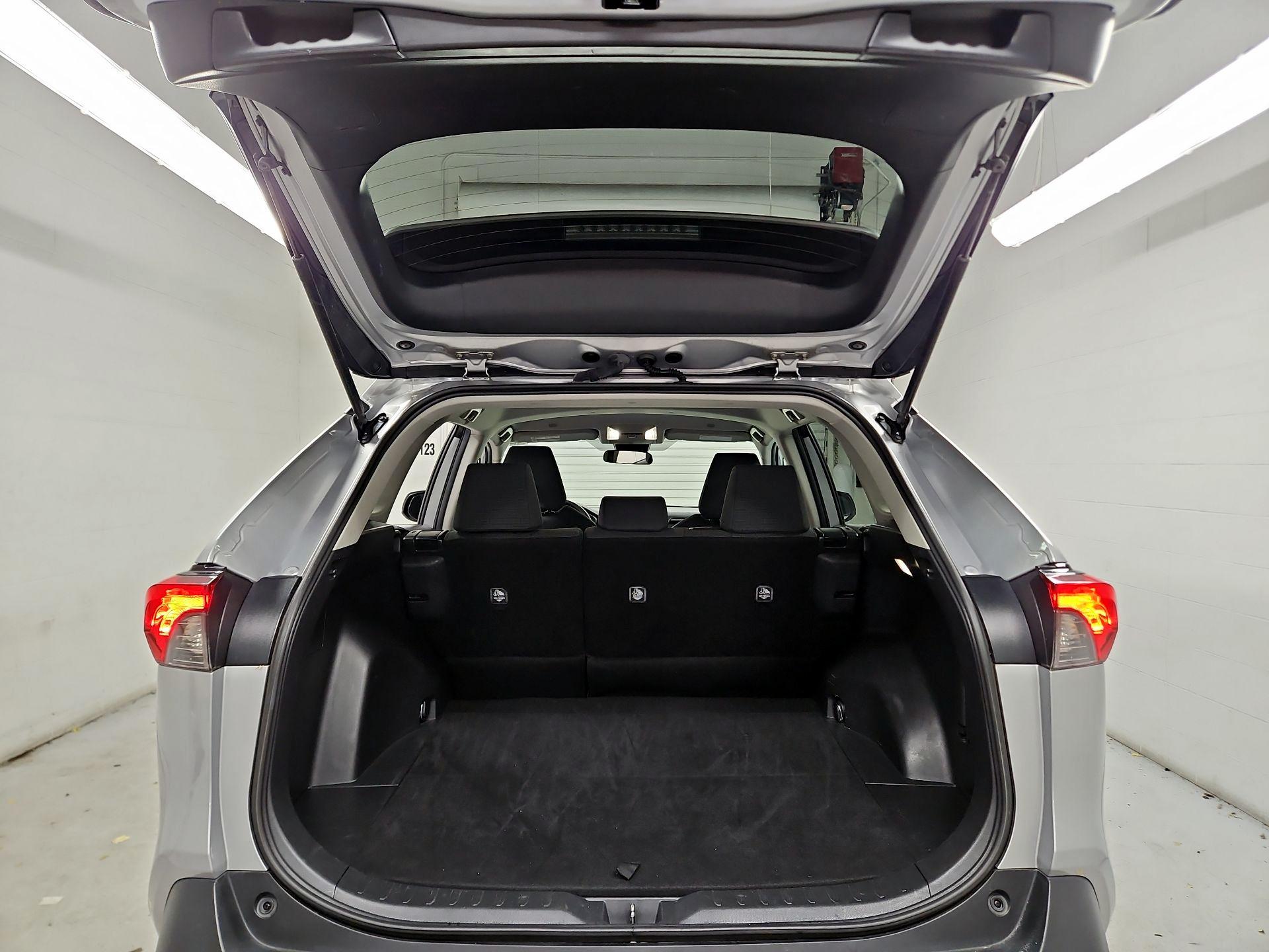 Thumbnail: 2024 Toyota RAV4 - 20