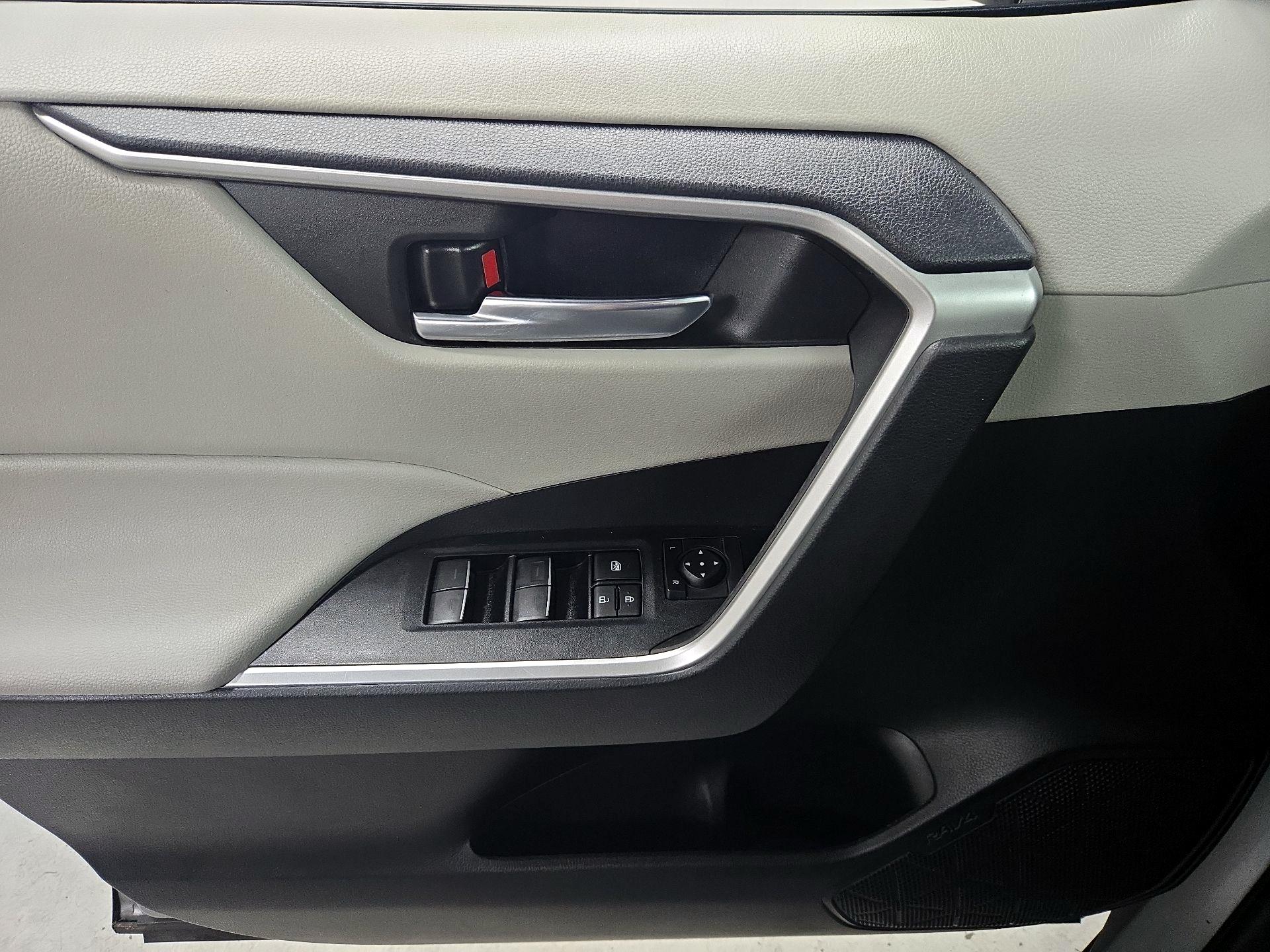 Thumbnail: 2024 Toyota RAV4 - 12