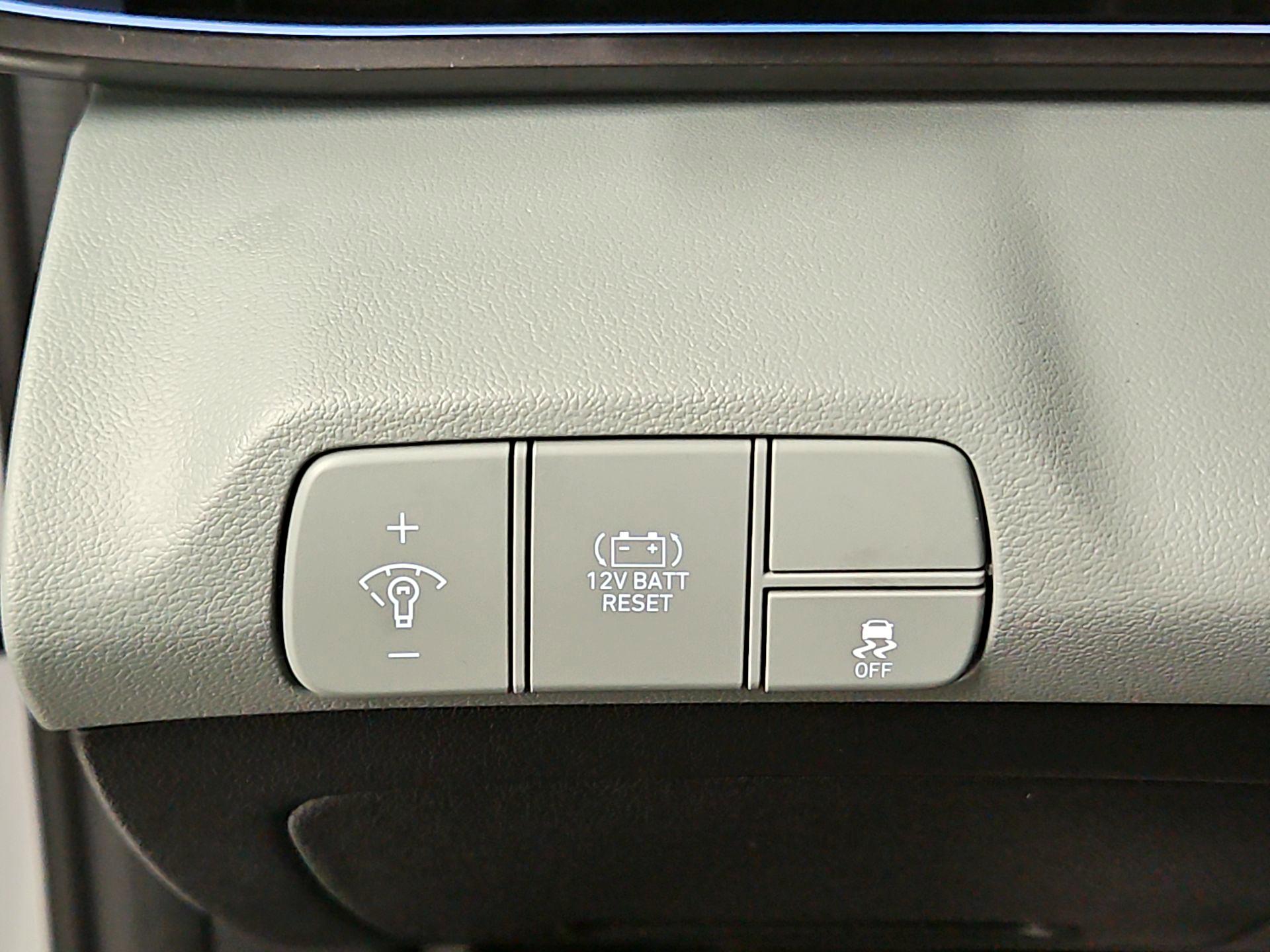 Thumbnail: 2024 Hyundai Elantra - 13