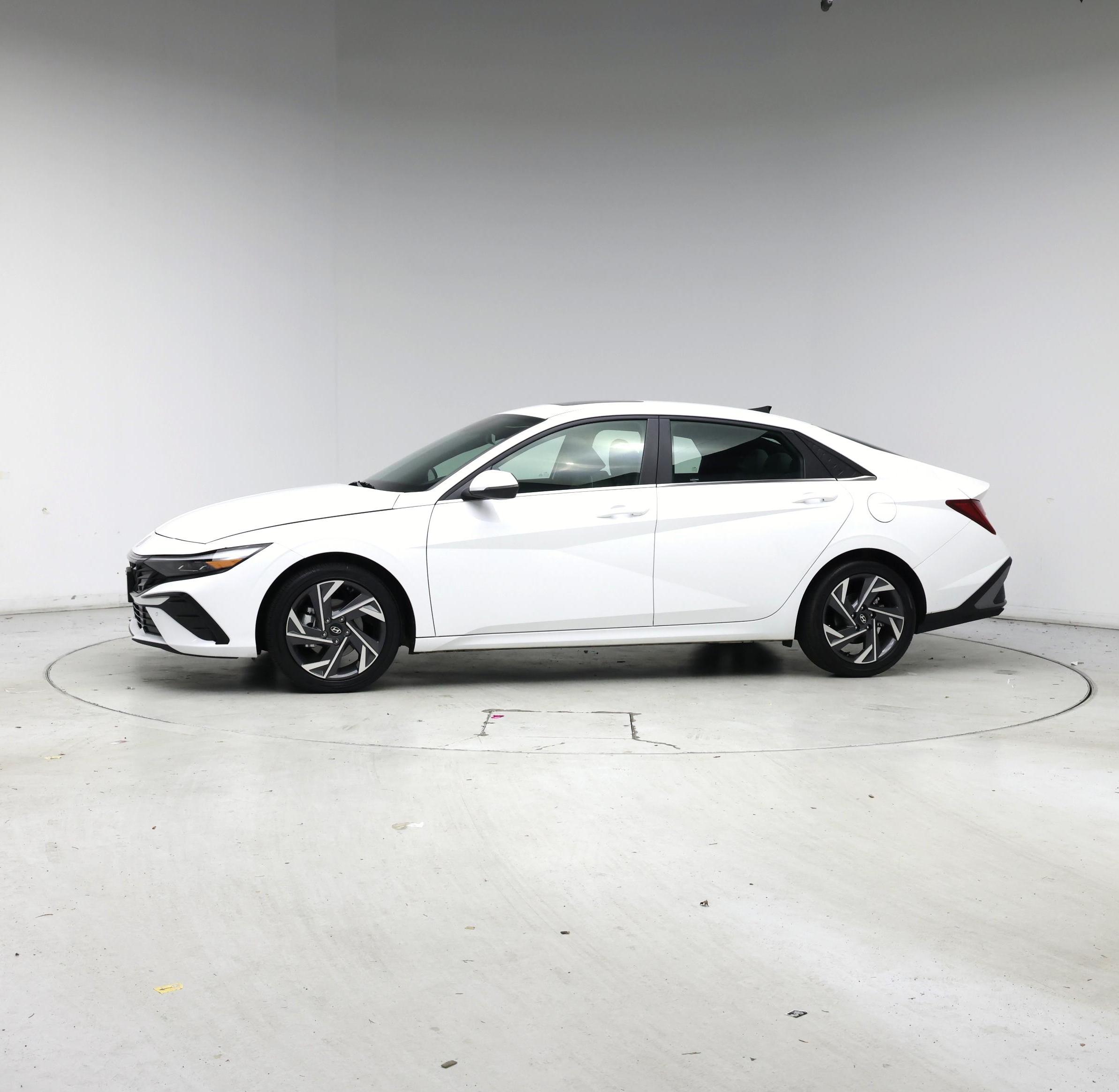 Thumbnail: 2024 Hyundai Elantra - 3