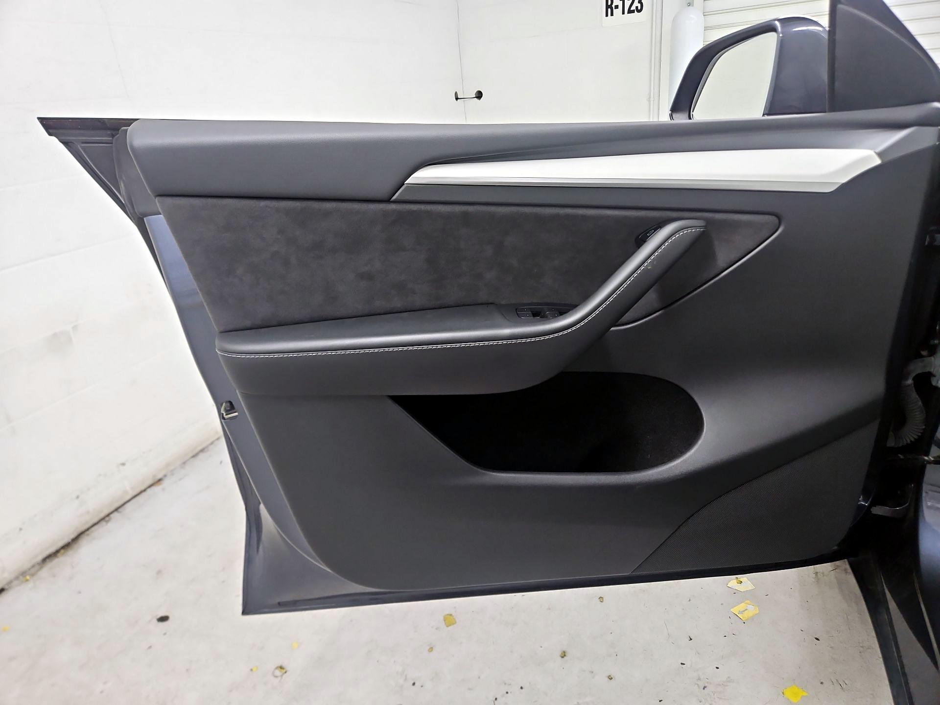 Thumbnail: 2022 Tesla Model Y - 12