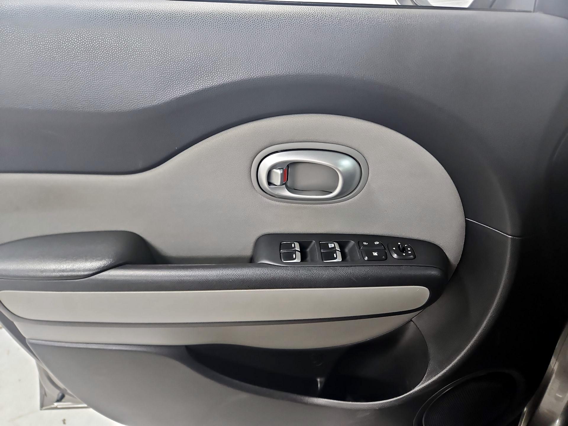 Thumbnail: 2018 Kia Soul - 12