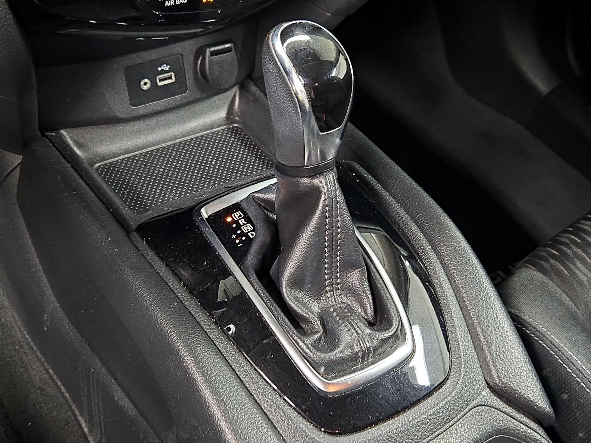 Thumbnail: 2018 Nissan Rogue - 17