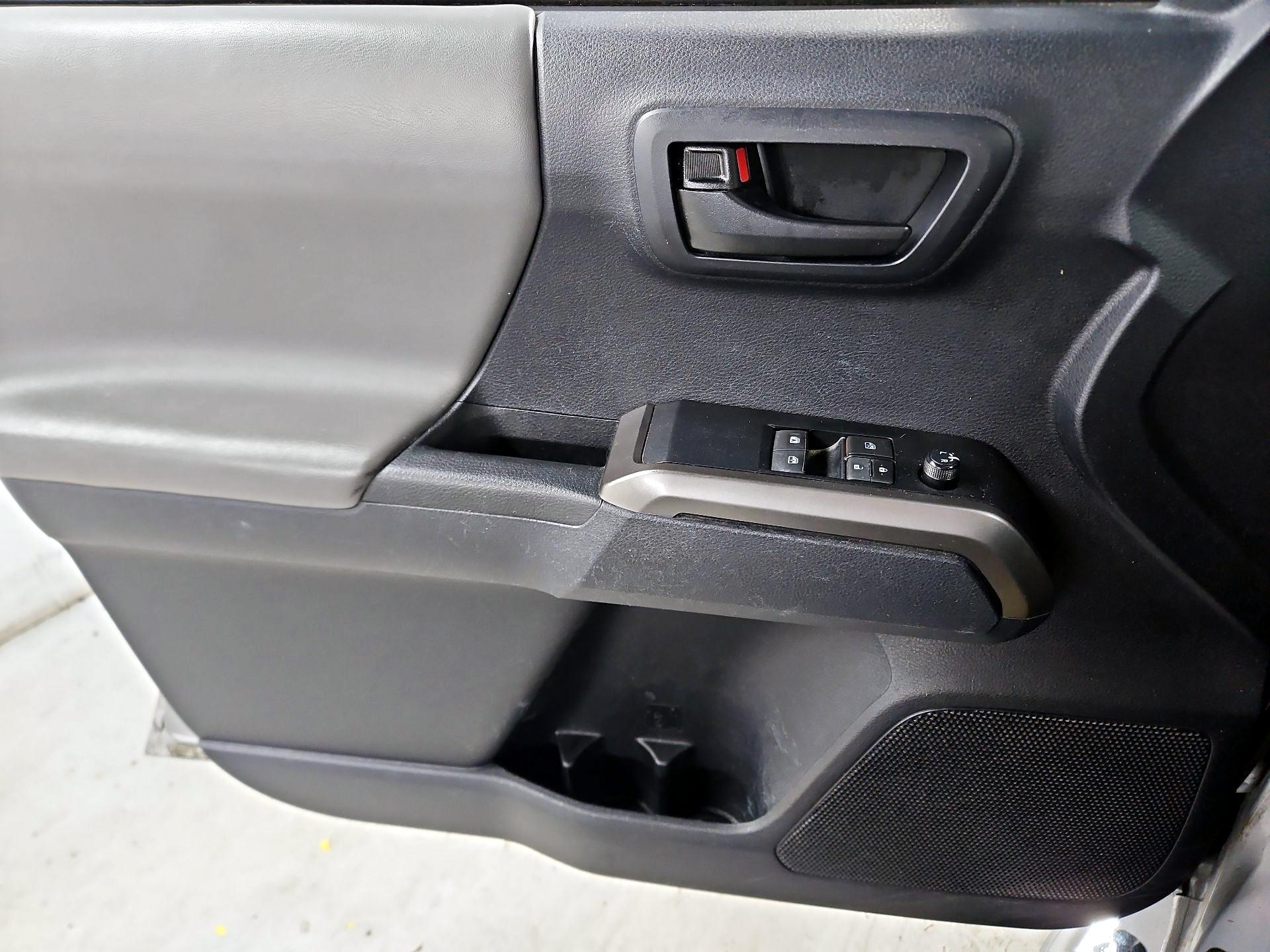 Thumbnail: 2020 Toyota Tacoma - 12