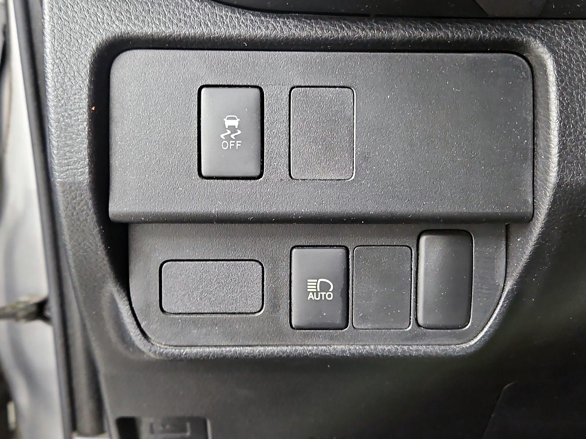 Thumbnail: 2020 Toyota Tacoma - 13