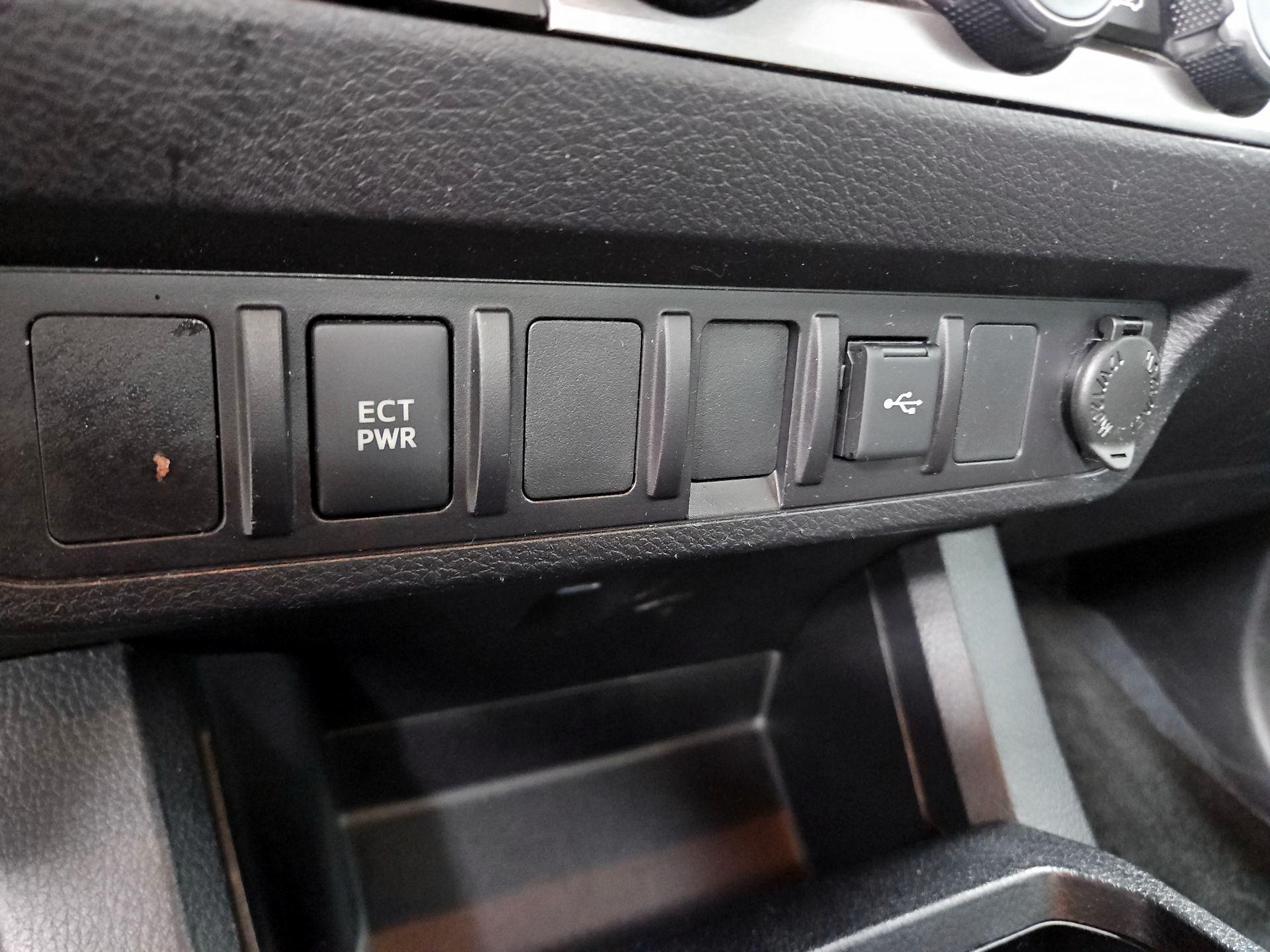 Thumbnail: 2020 Toyota Tacoma - 18