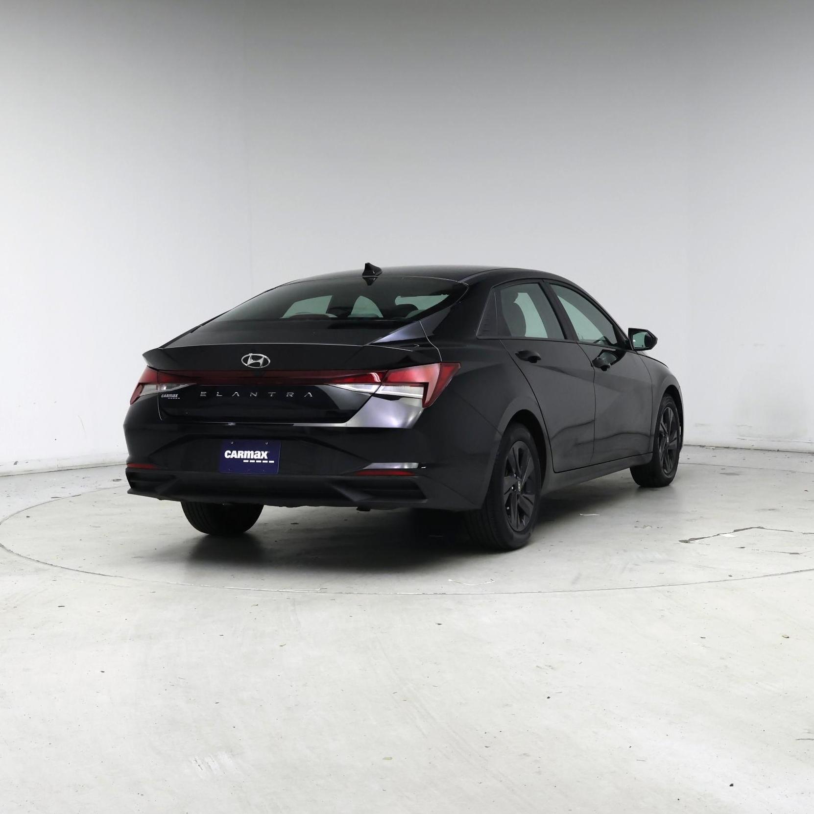 Thumbnail: 2023 Hyundai Elantra - 8