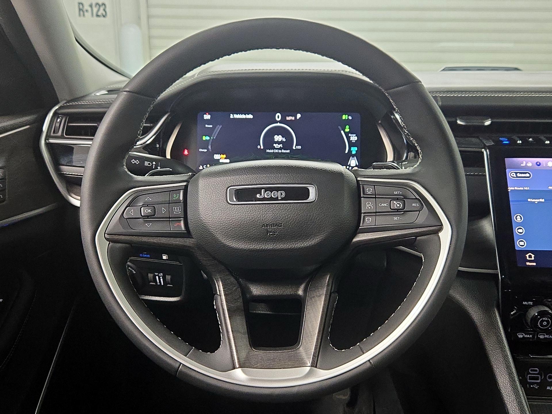 Thumbnail: 2022 Jeep Grand Cherokee - 10