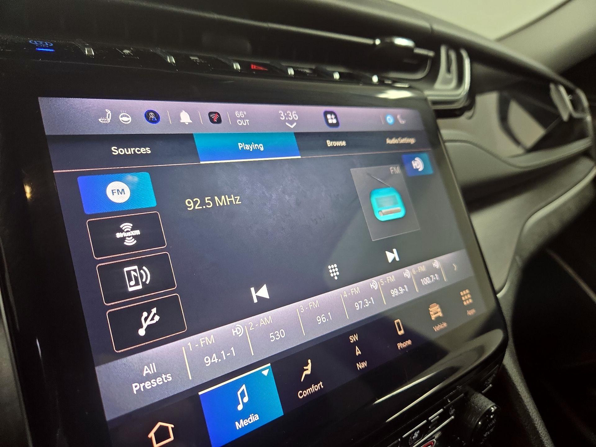 Thumbnail: 2022 Jeep Grand Cherokee - 16