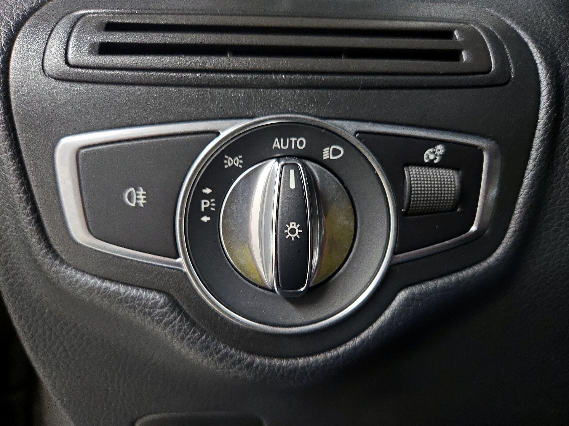 Thumbnail: 2019 Mercedes-Benz GLC - 13