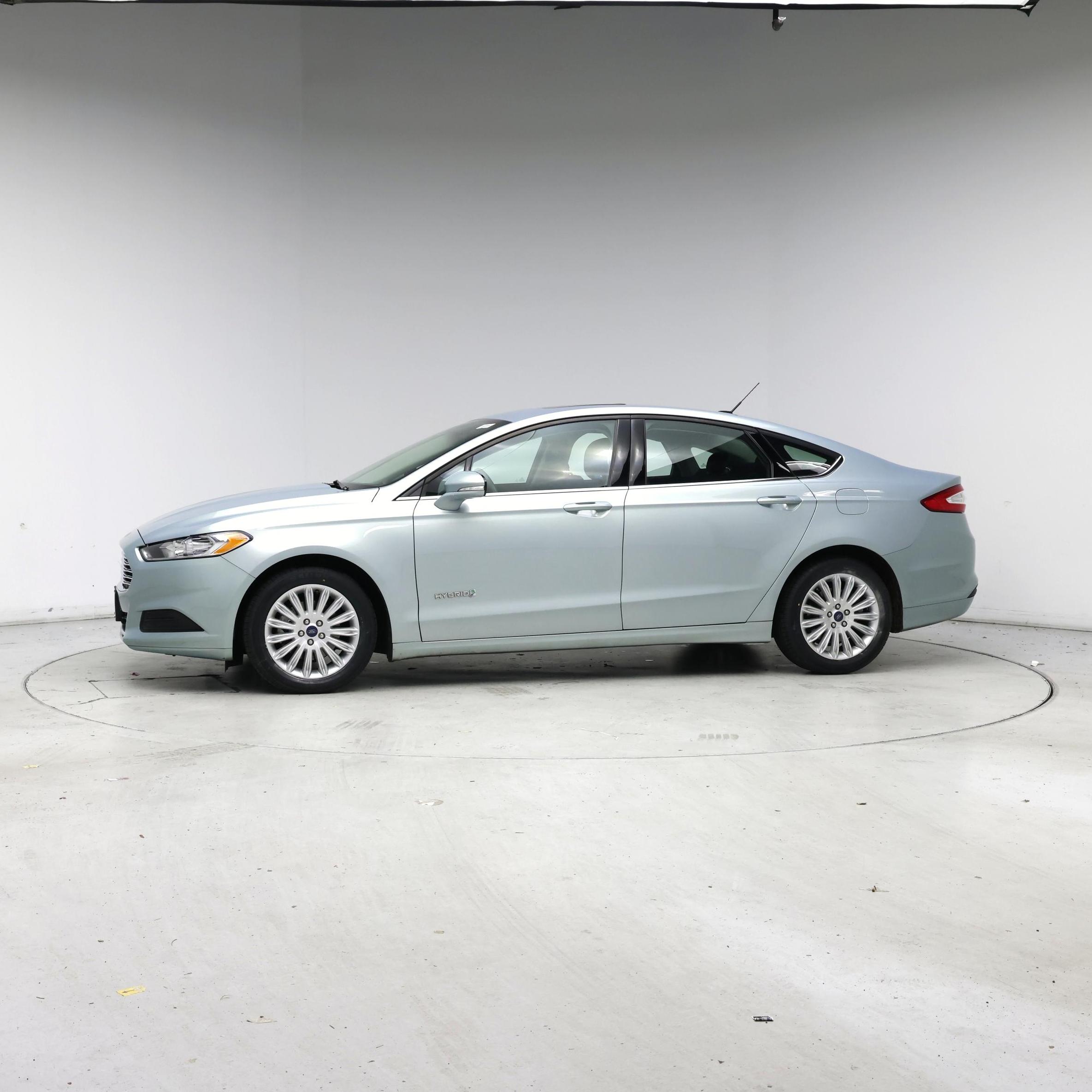Thumbnail: 2014 Ford Fusion - 3