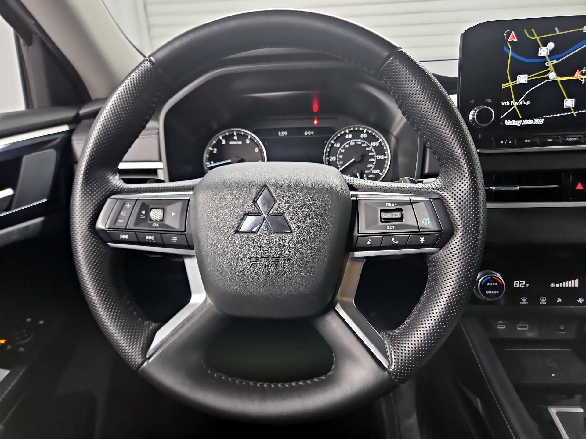 Thumbnail: 2024 Mitsubishi Outlander - 10