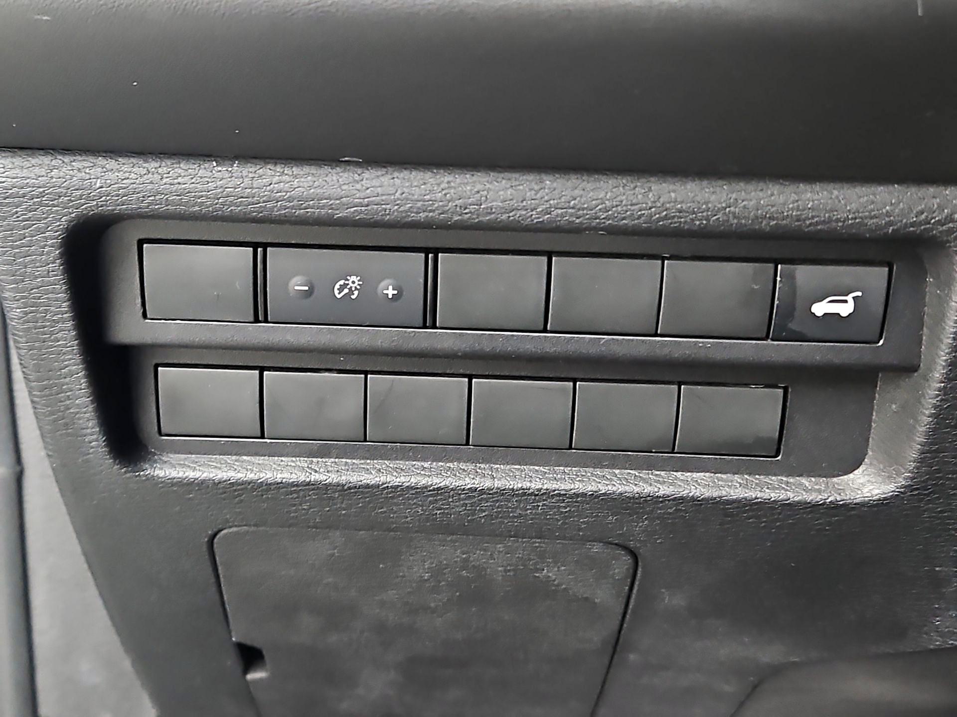 Thumbnail: 2024 Mitsubishi Outlander - 13