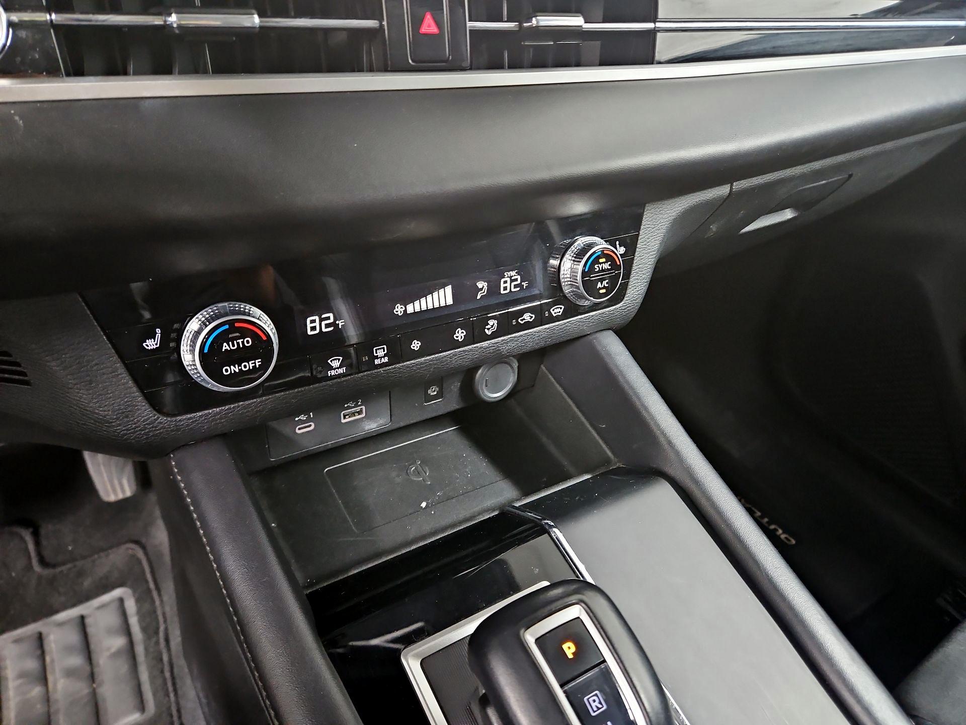 Thumbnail: 2024 Mitsubishi Outlander - 17