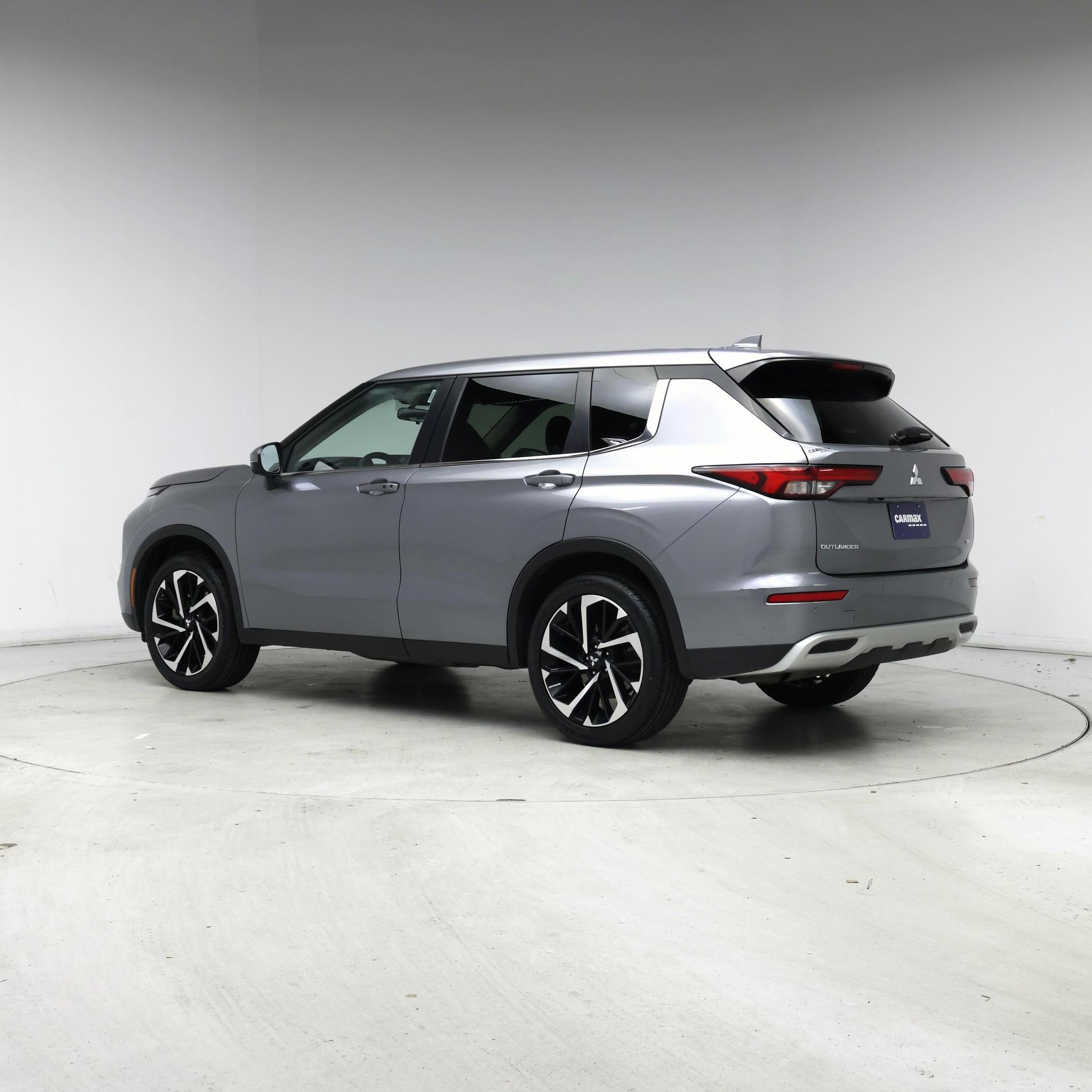 Thumbnail: 2024 Mitsubishi Outlander - 2