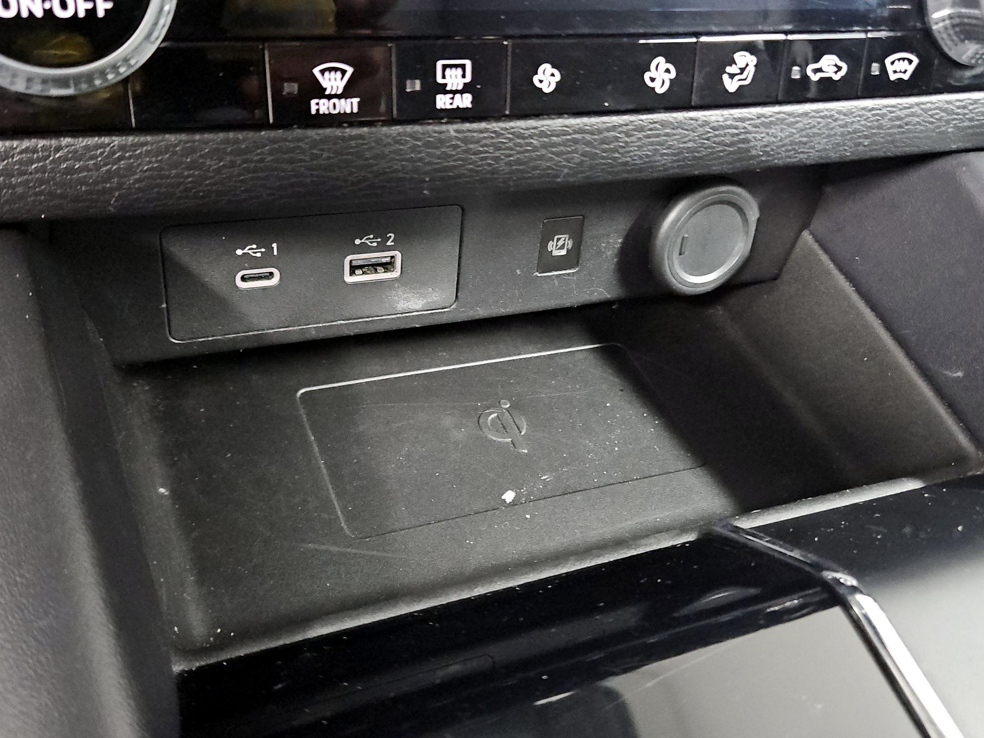 Thumbnail: 2024 Mitsubishi Outlander - 19