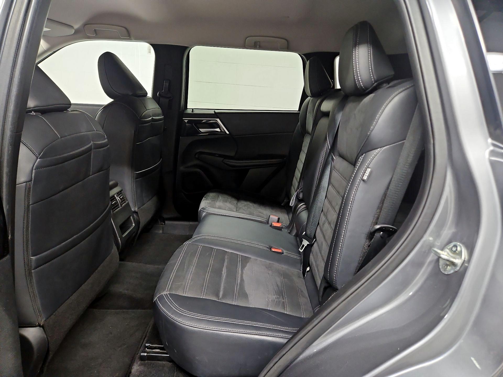 Thumbnail: 2024 Mitsubishi Outlander - 20