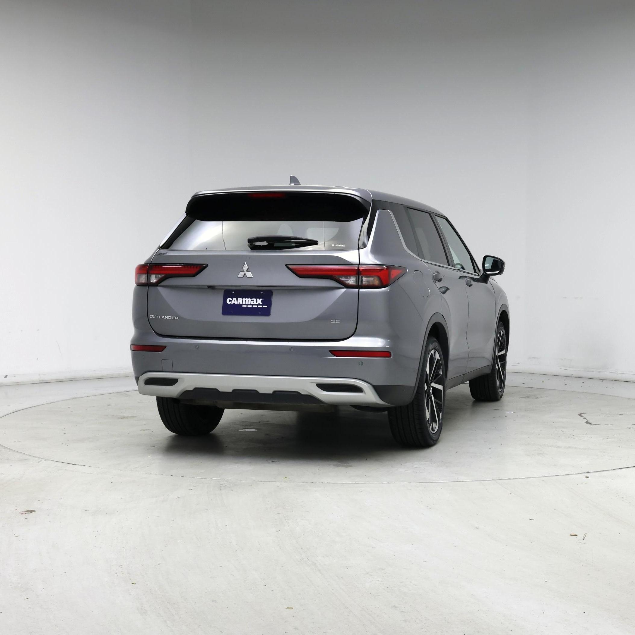 Thumbnail: 2024 Mitsubishi Outlander - 8