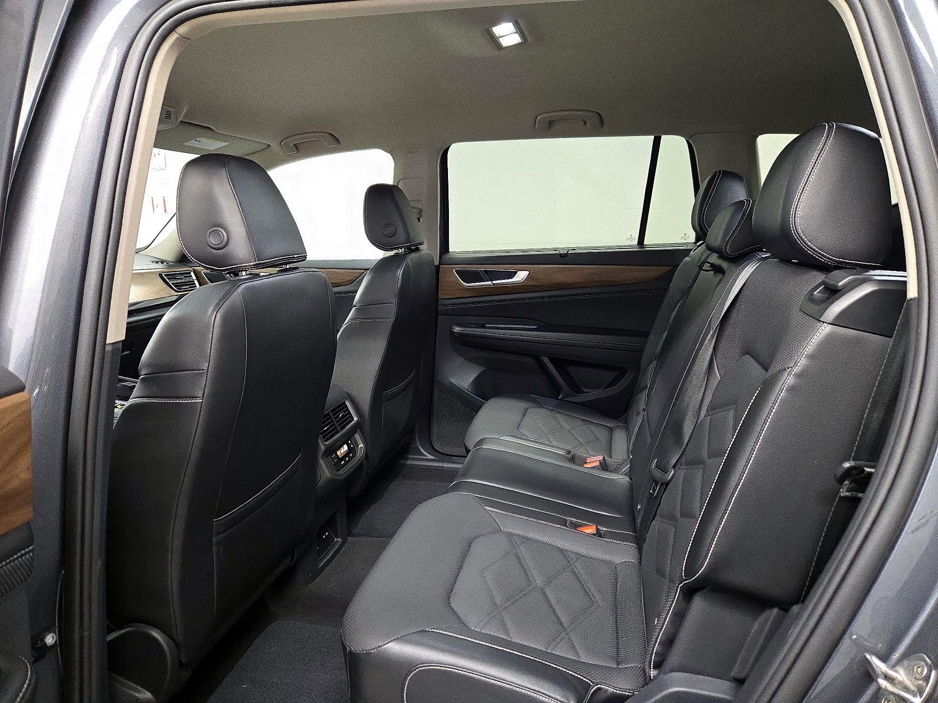 Thumbnail: 2024 Volkswagen Atlas - 18