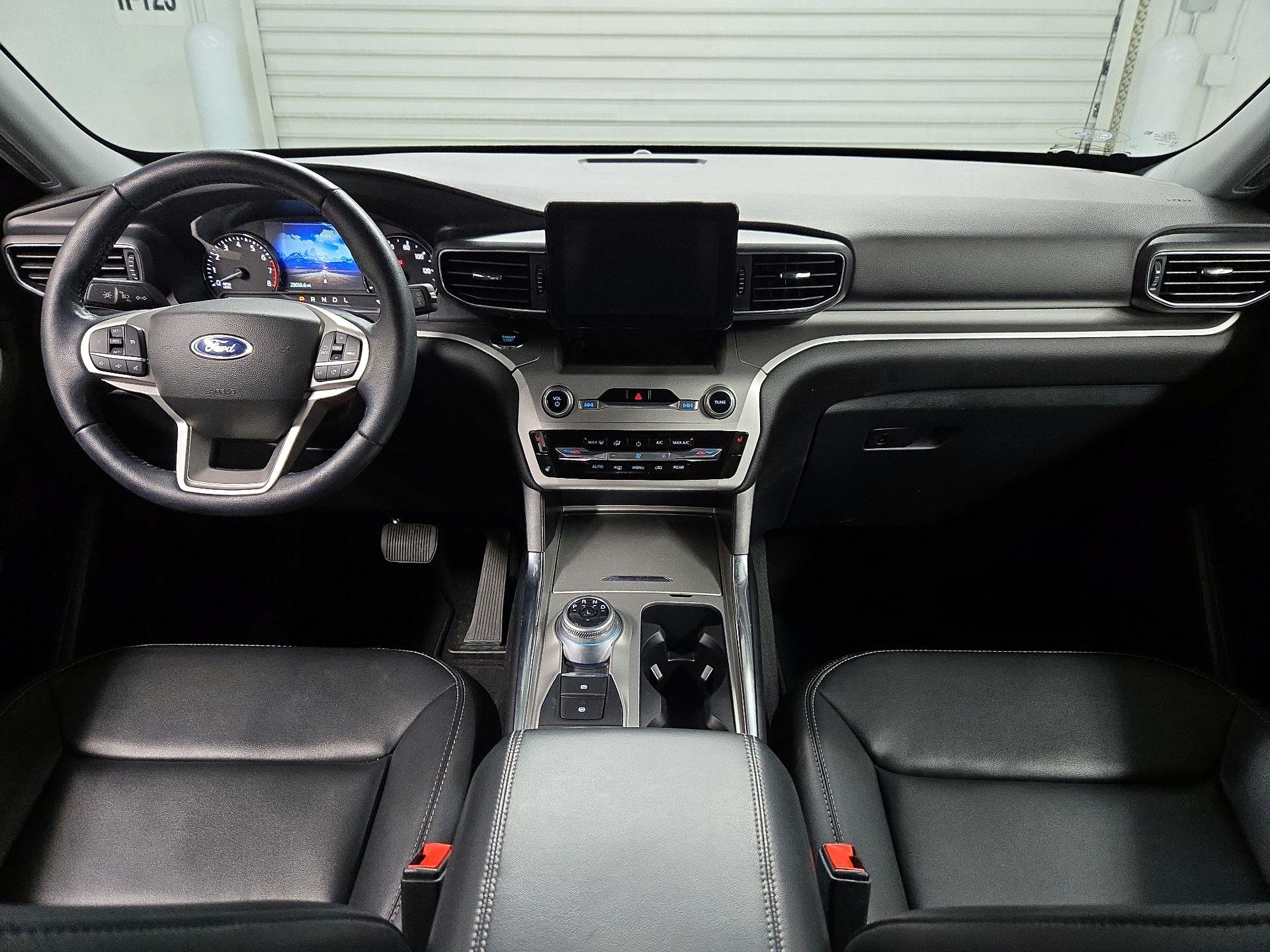 Thumbnail: 2022 Ford Explorer - 9