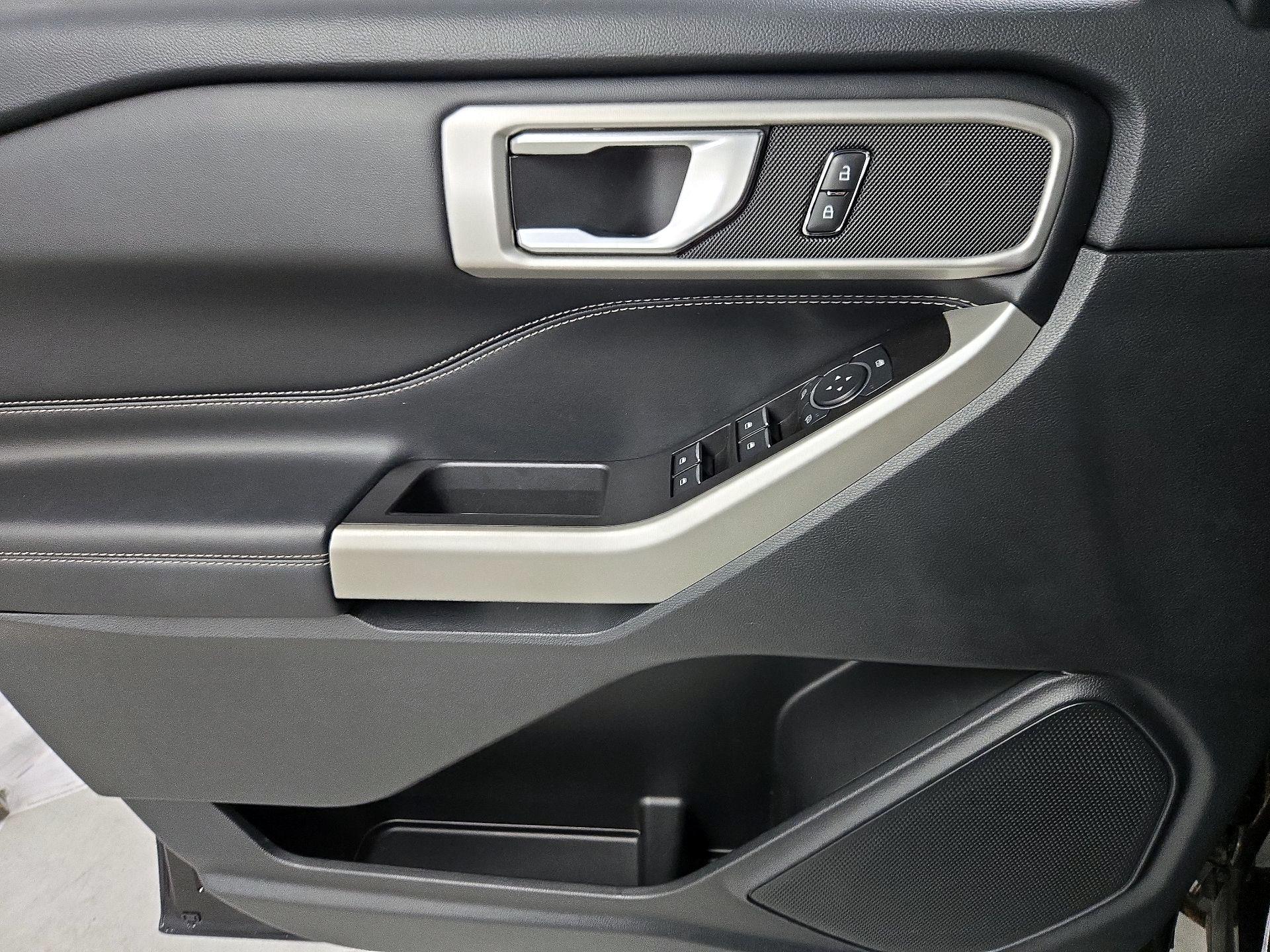 Thumbnail: 2022 Ford Explorer - 12